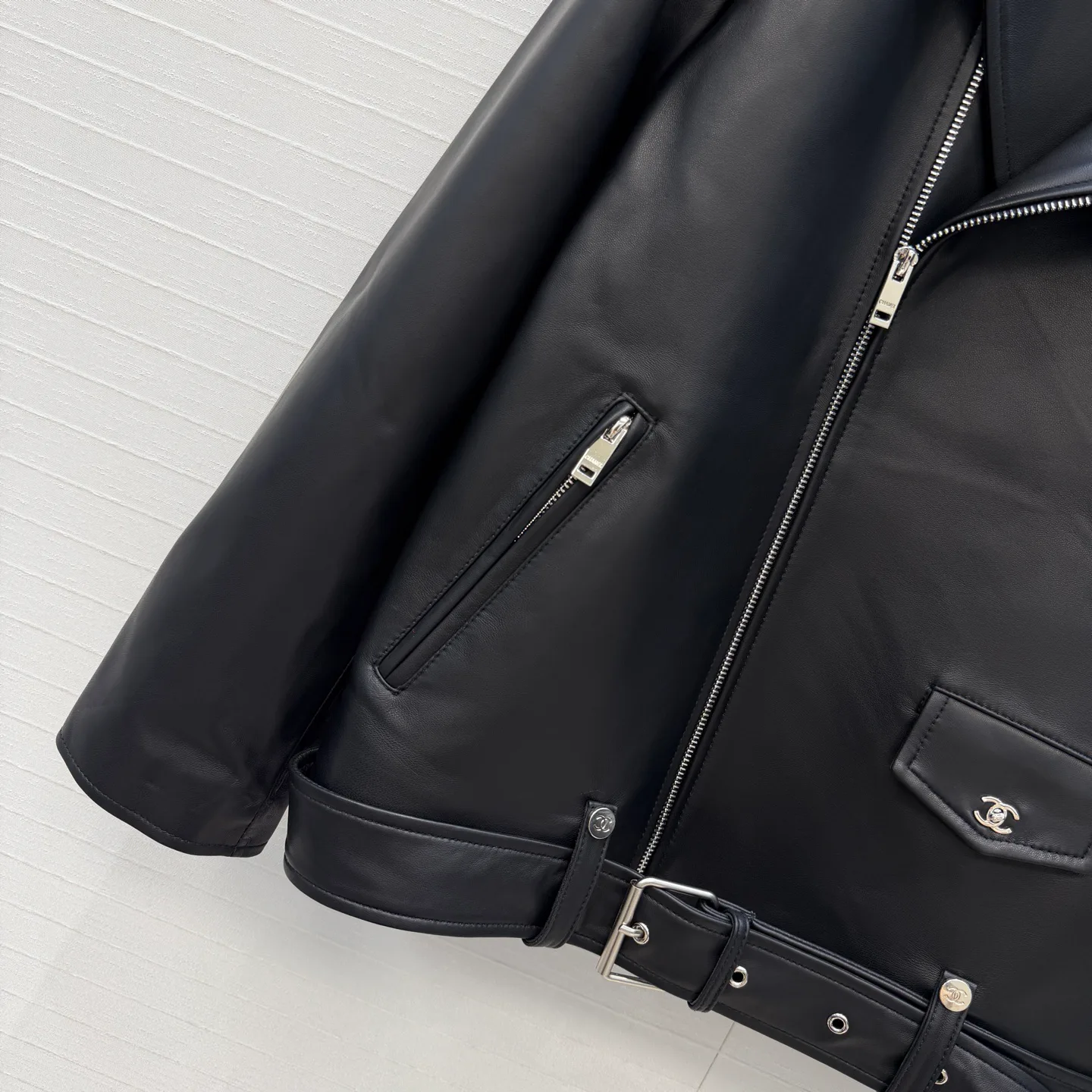 Кожаные Куртки И Дублёнки Женские Chanel 18376078