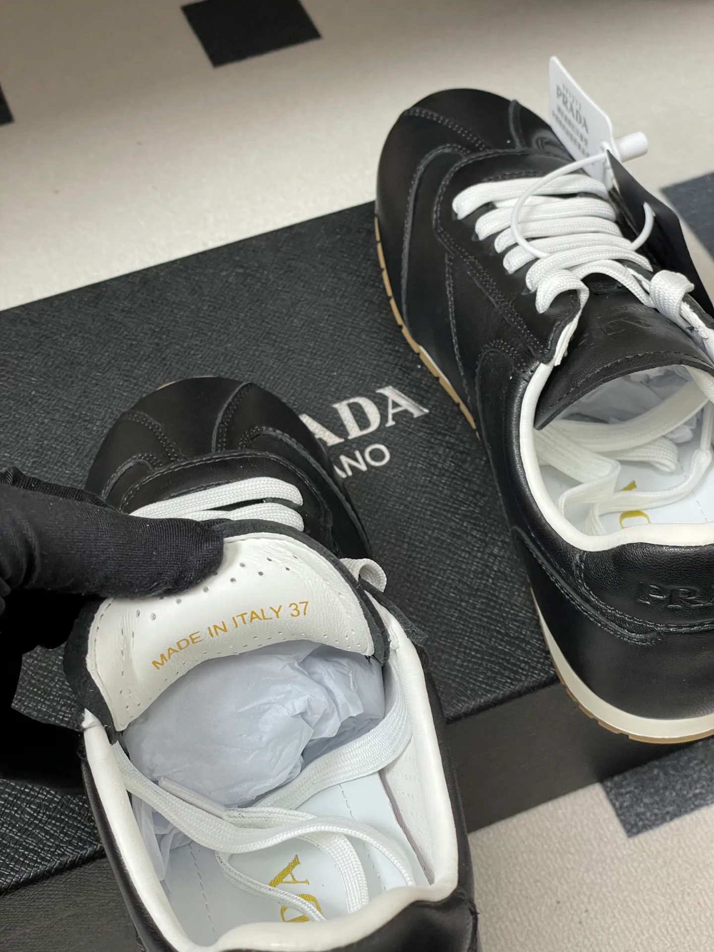 Кроссовки Женские Prada 11160246