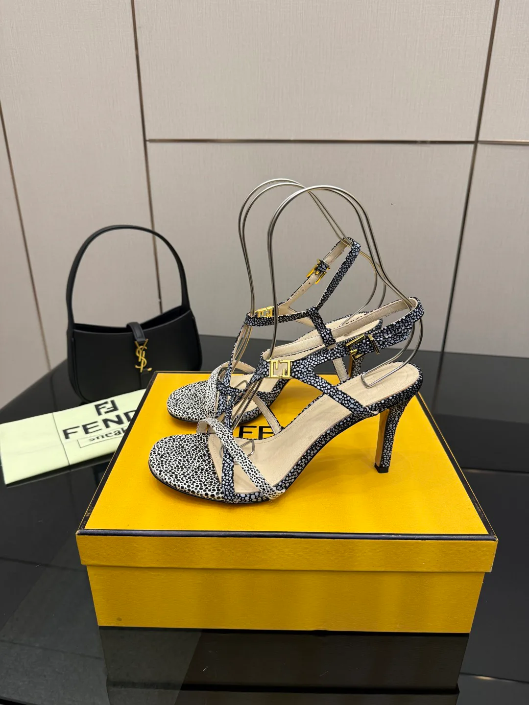 Босоножки Женские Fendi 5052112