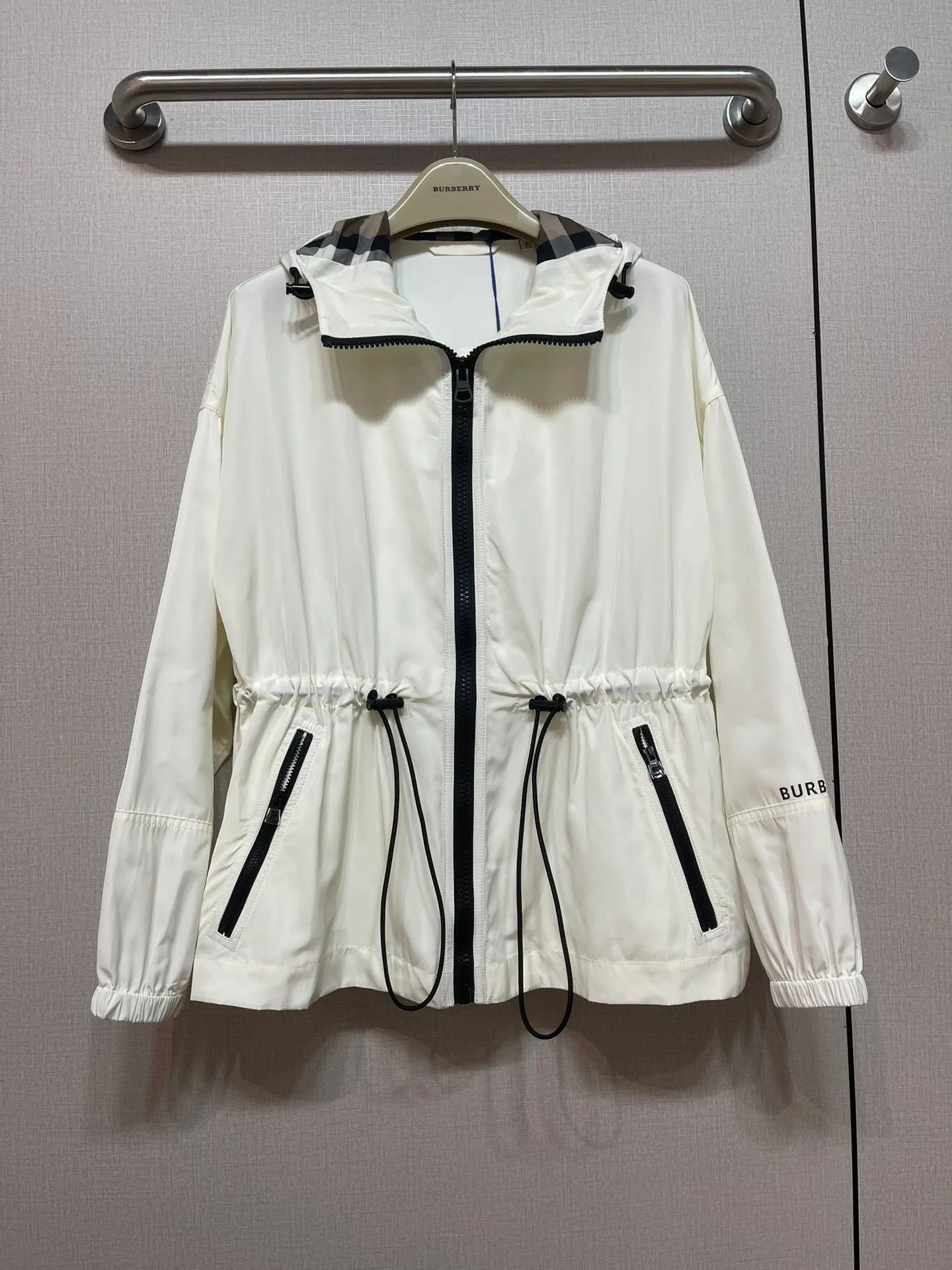 Куртки И Пуховики Женские Burberry 11012020