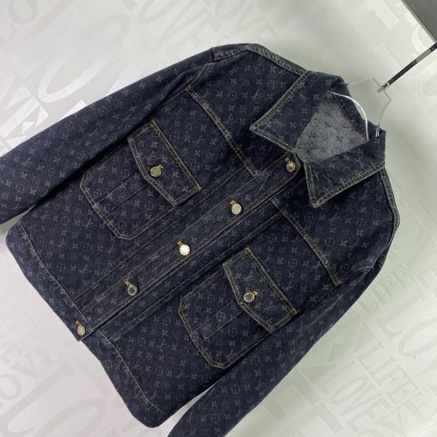 Куртки И Пуховики Женские Louis Vuitton 950626