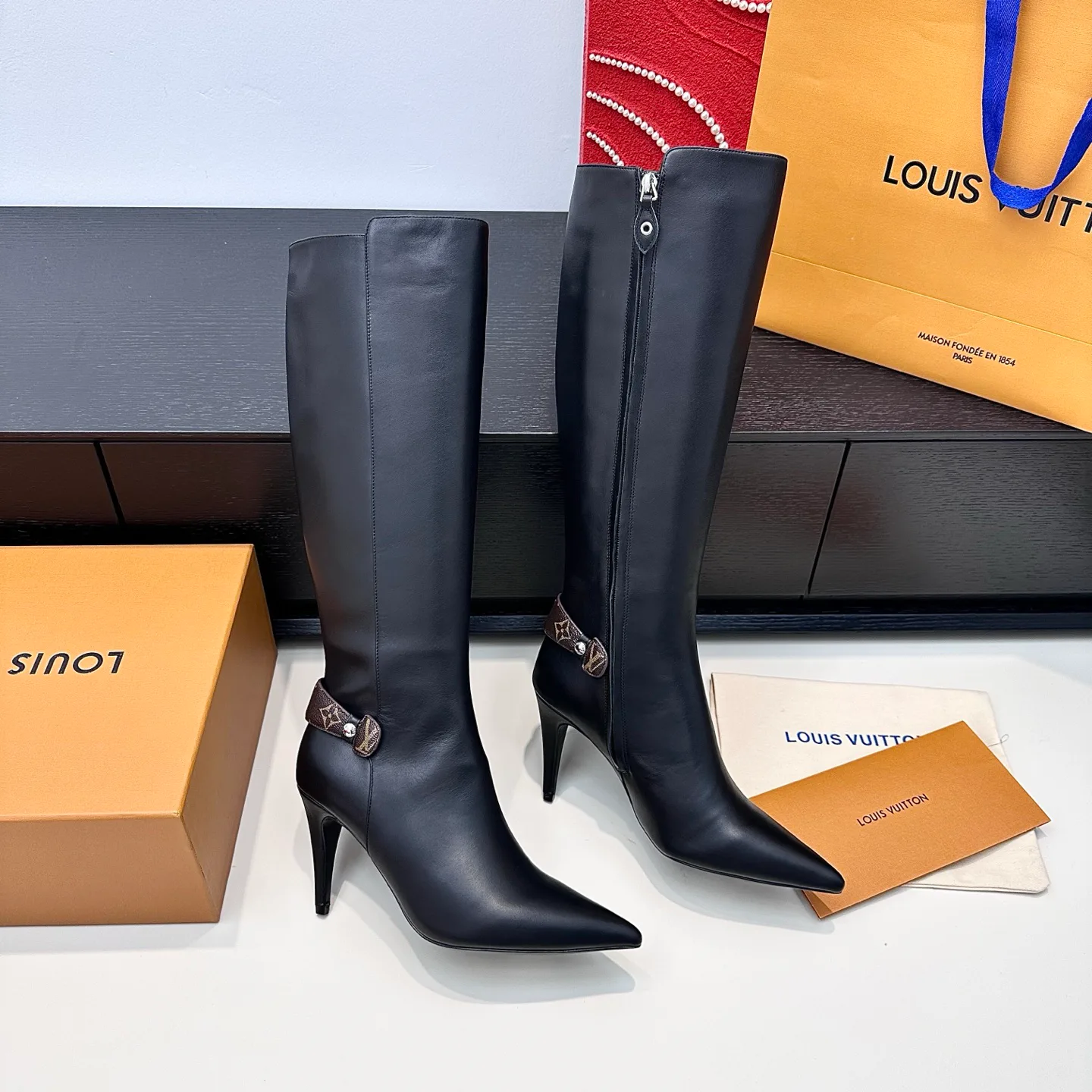 Сапоги Женские Louis Vuitton 19301570