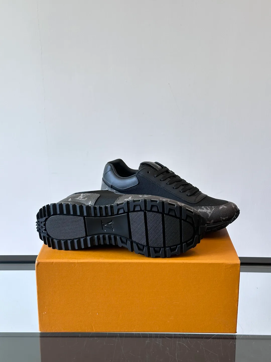 Кроссовки Мужские Louis Vuitton 1142163