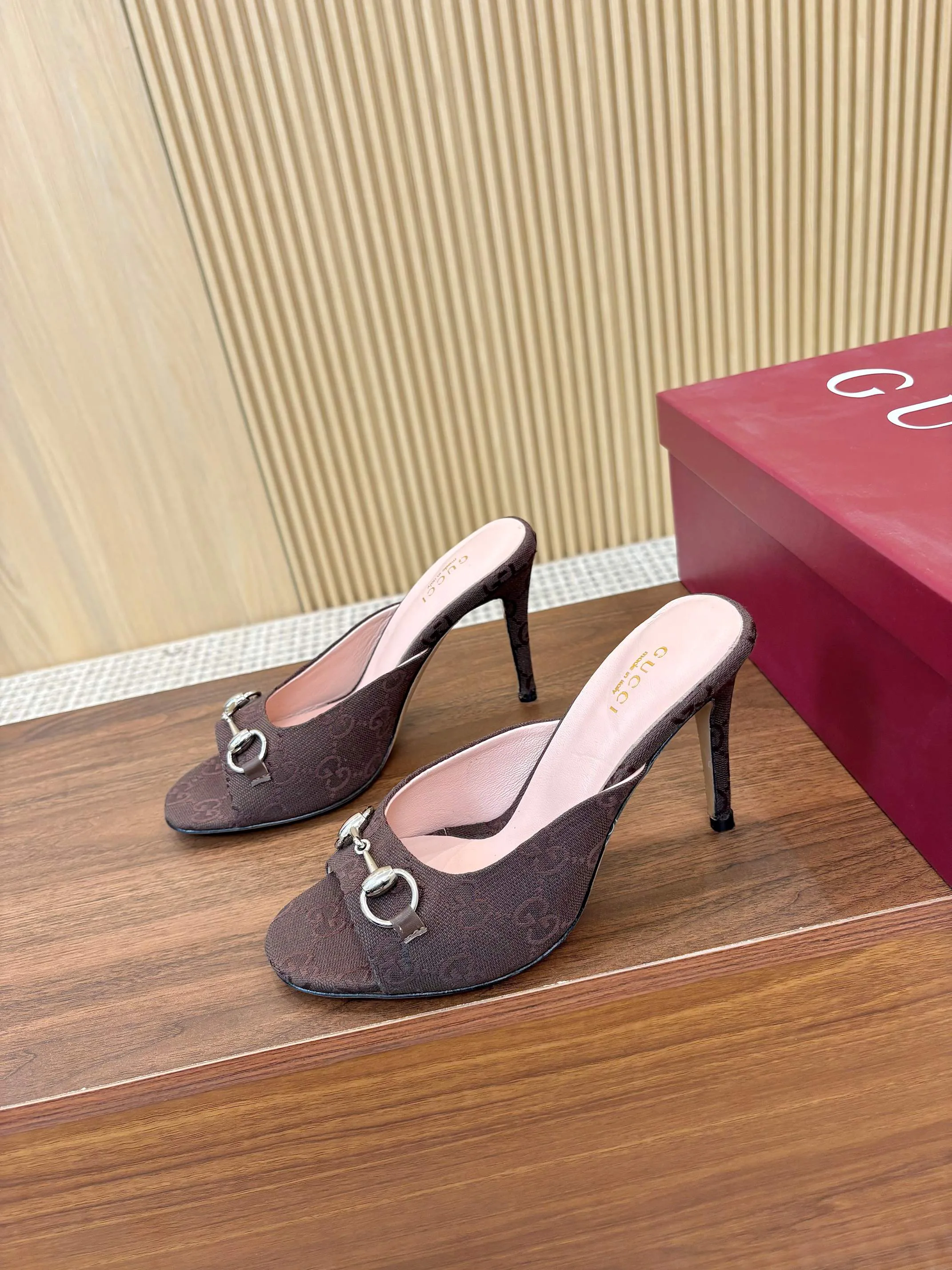 Босоножки Женские Gucci 11529296
