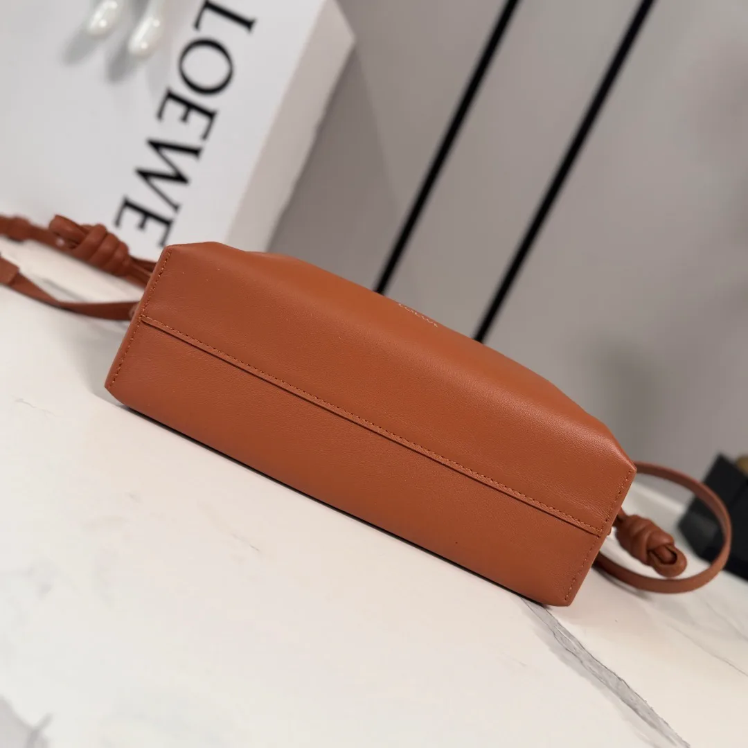 Клатчи Женские Loewe 15222353