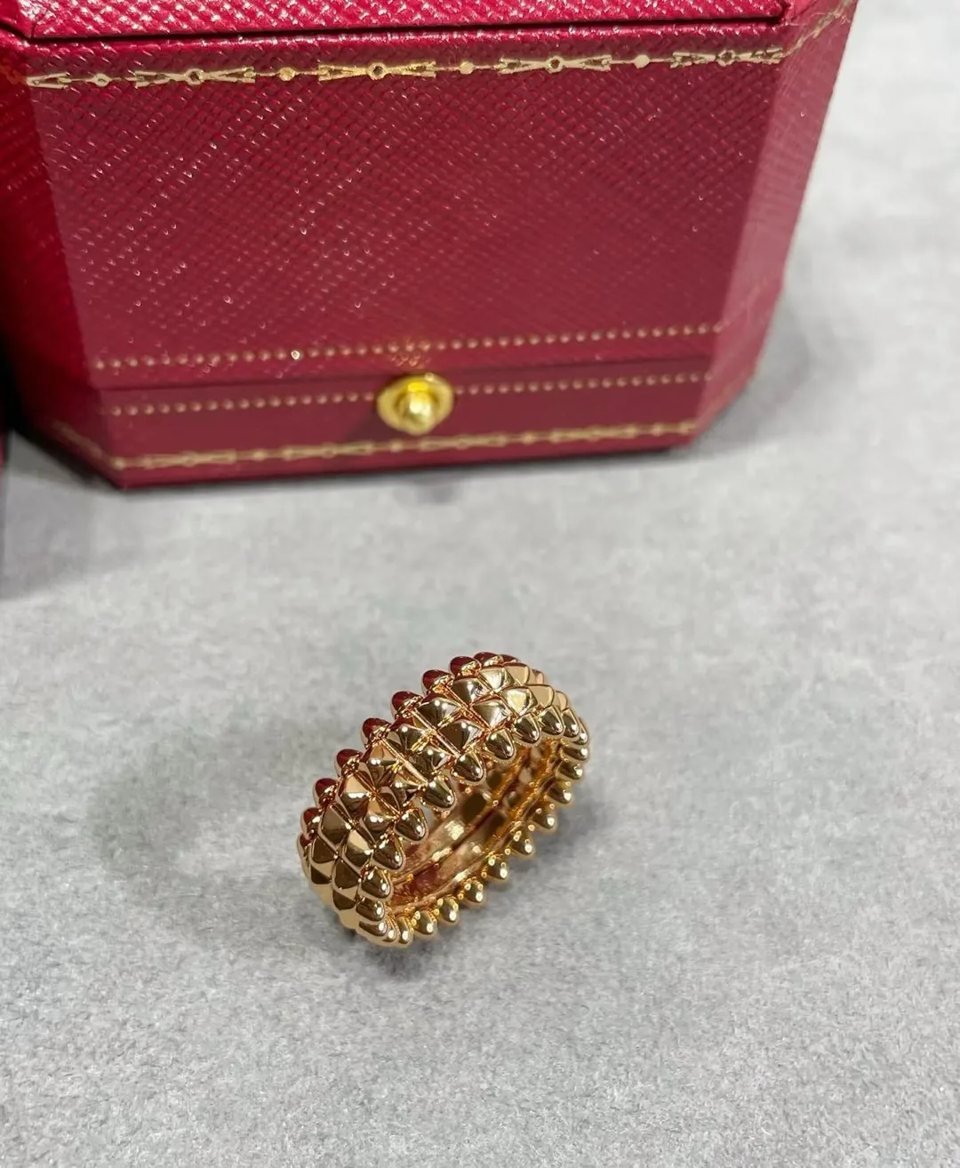 Бижутерия Cartier 4223