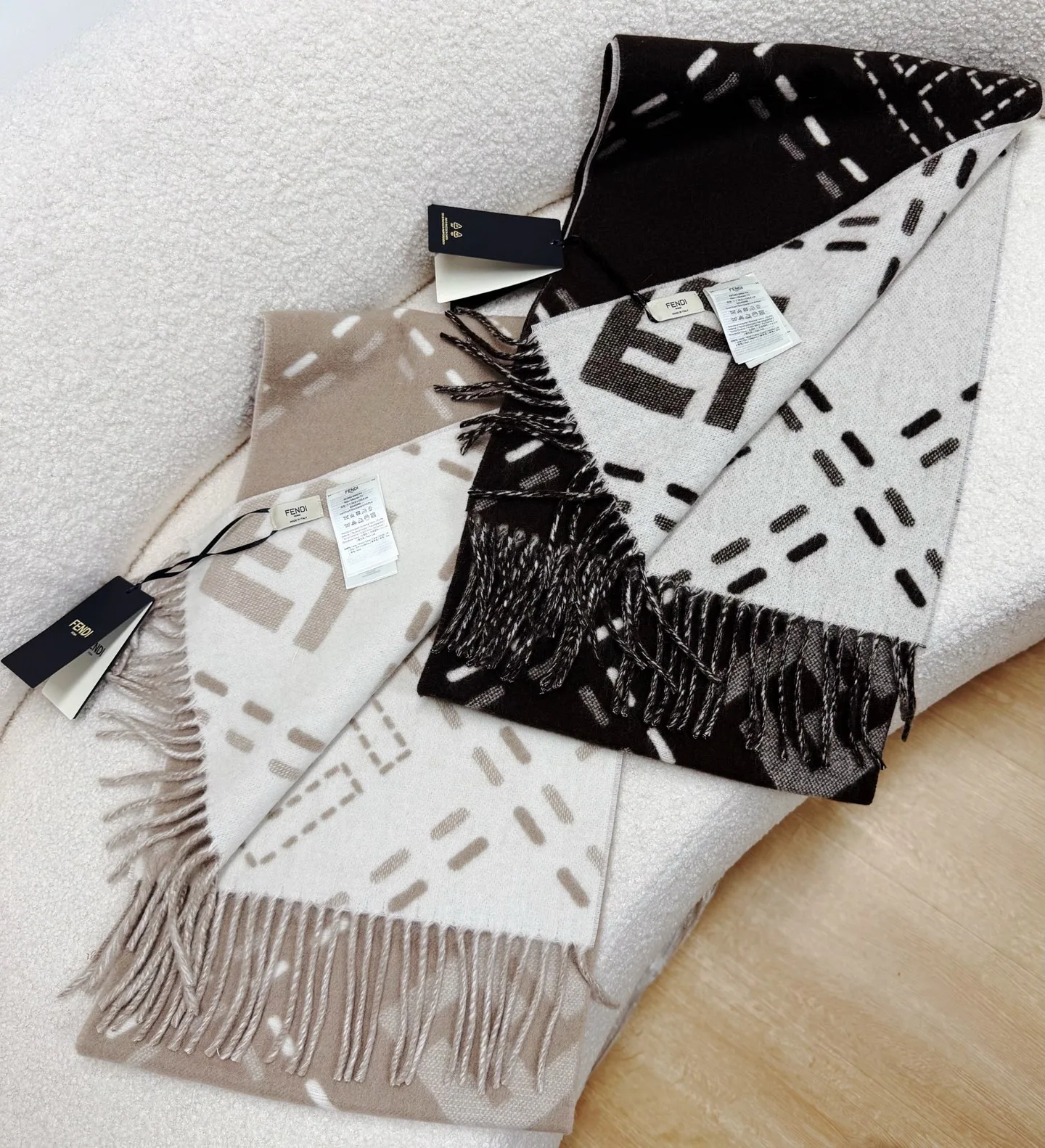 Шарфы Fendi 18426911