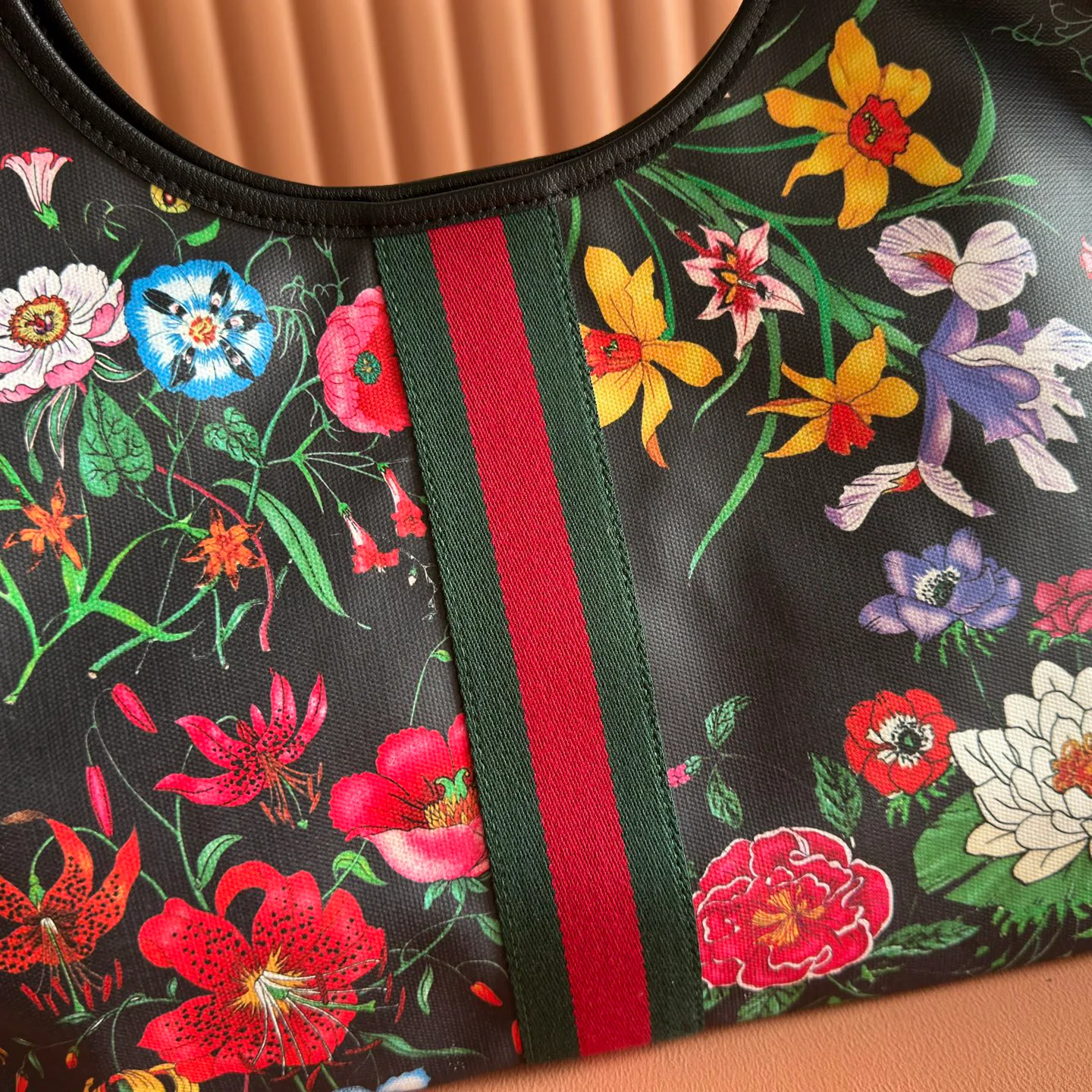 Классические Сумки Женские Gucci 18148090