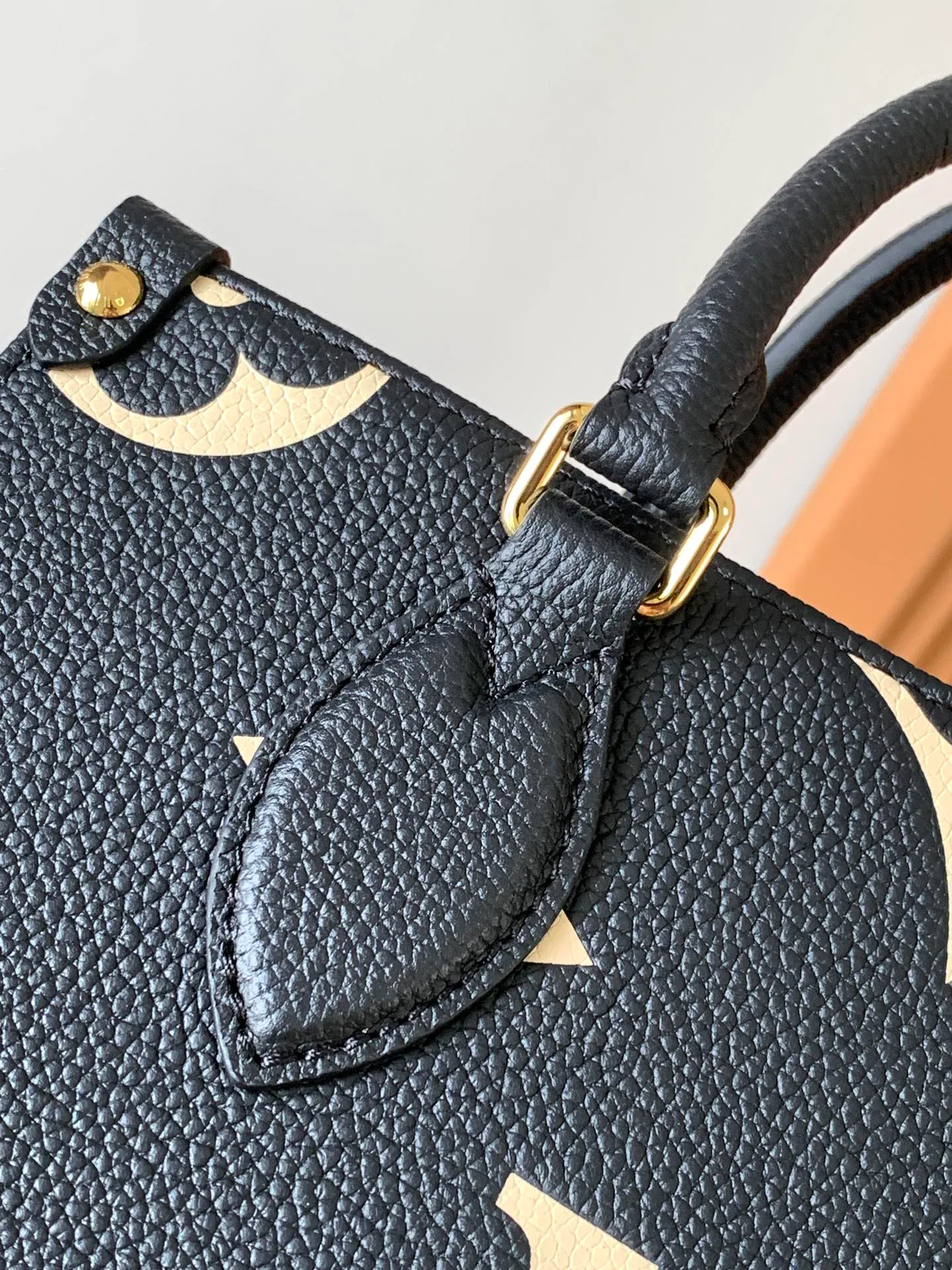 Классические Сумки Женские Louis Vuitton 18148138