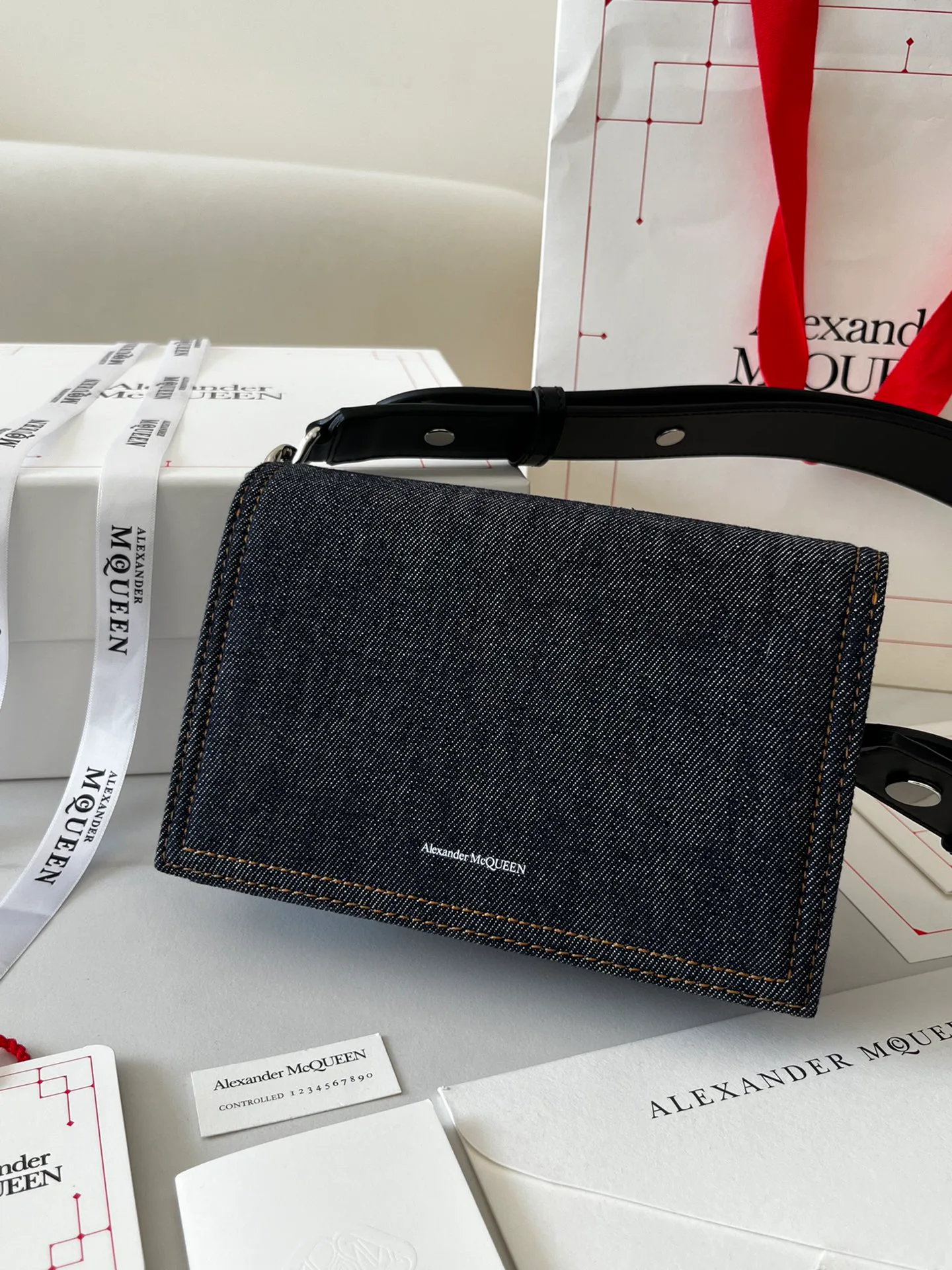 Сумки На Ремне Женские Alexander Mcqueen 11472488