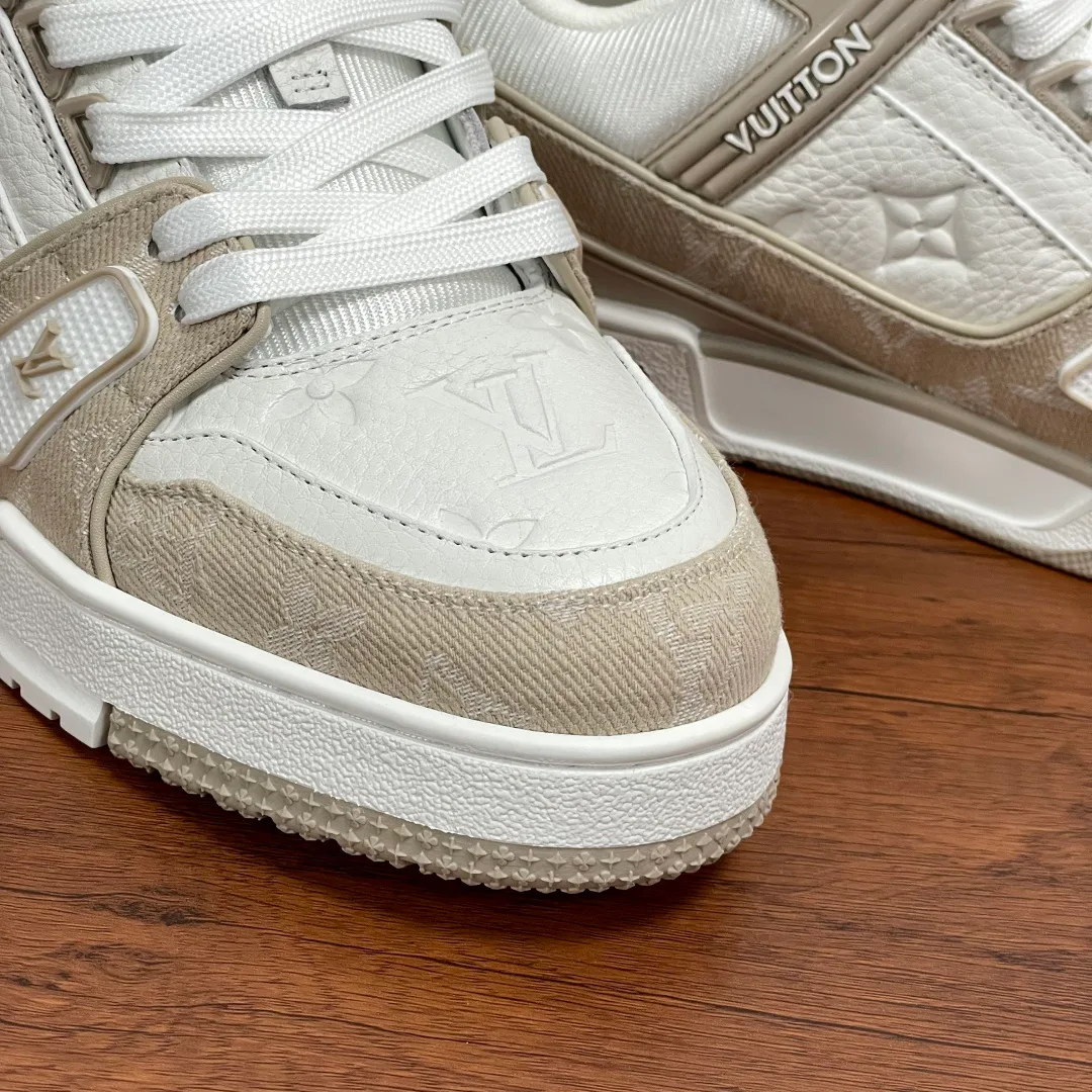 Кроссовки Женские Louis Vuitton 2556260