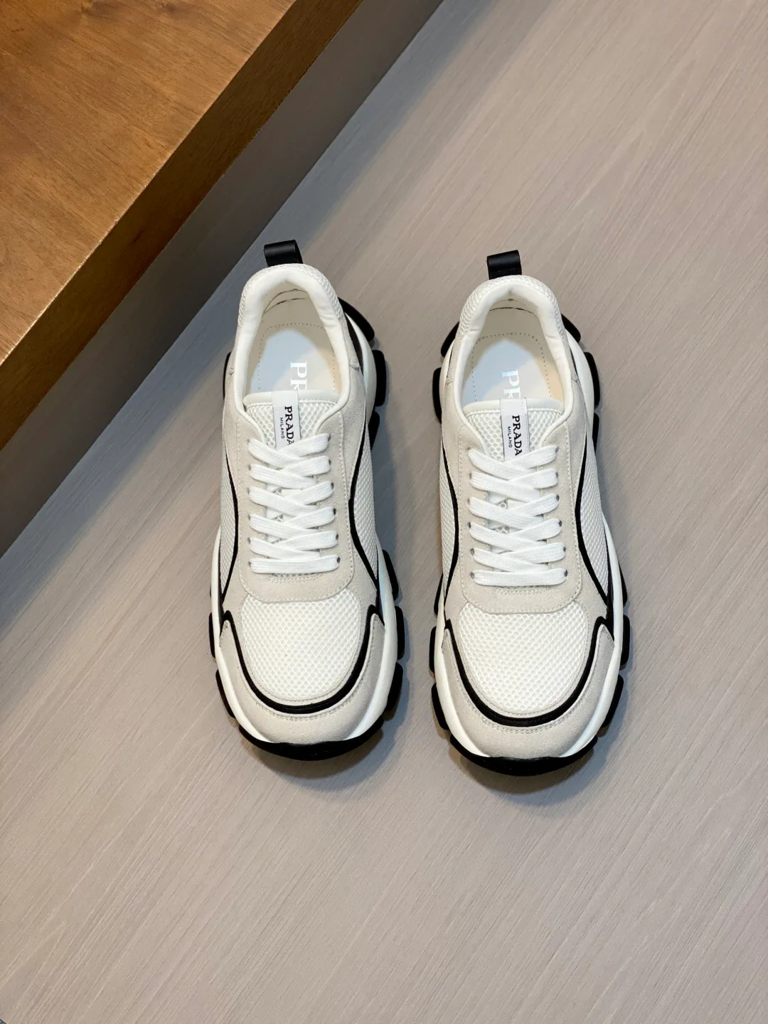 Кроссовки Женские Prada 18055233