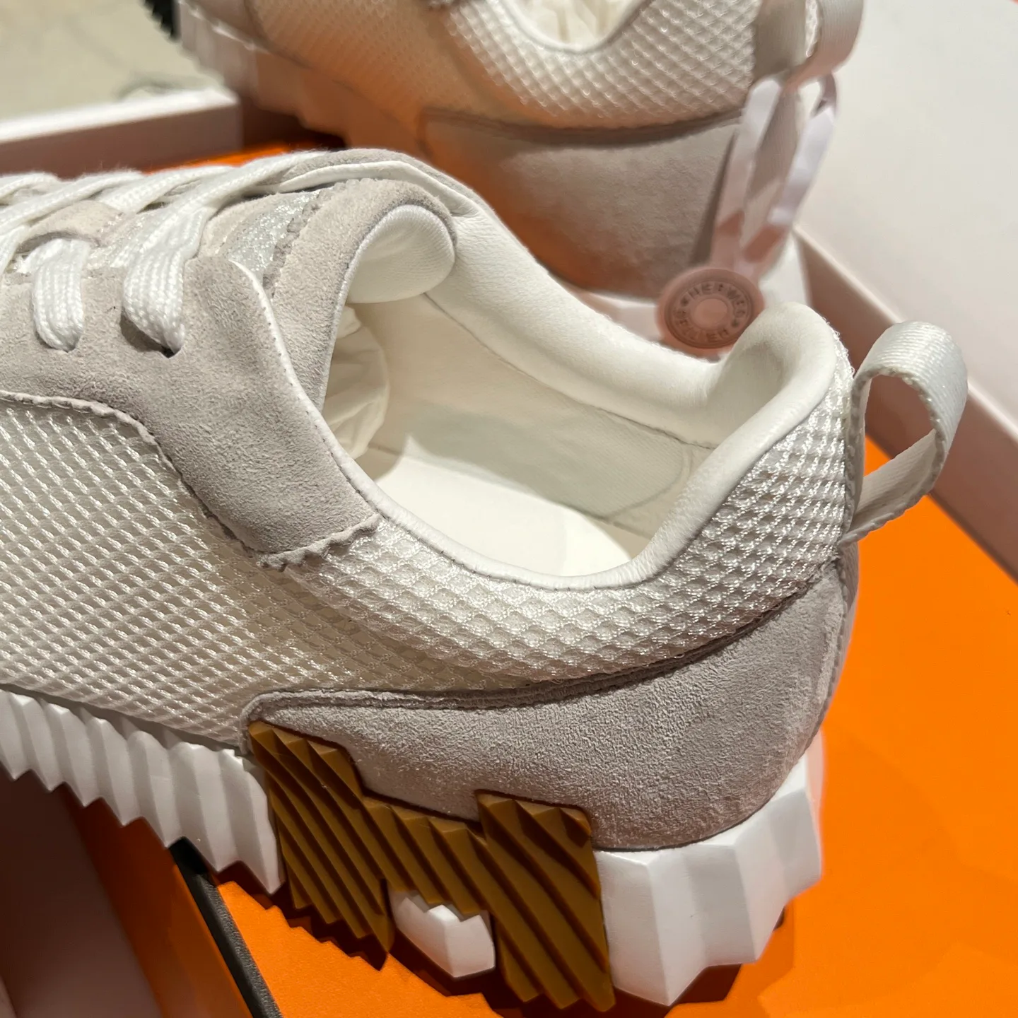 Кроссовки Женские Hermes 18080309