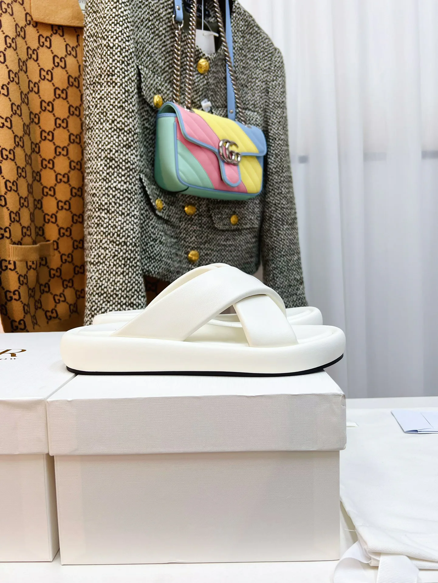 Шлепанцы Женские The Row 16911