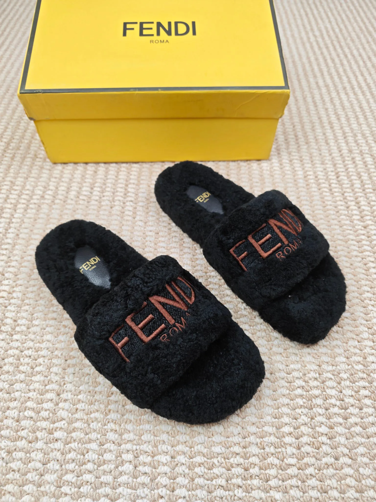 Тапочки Женские Fendi 5275799