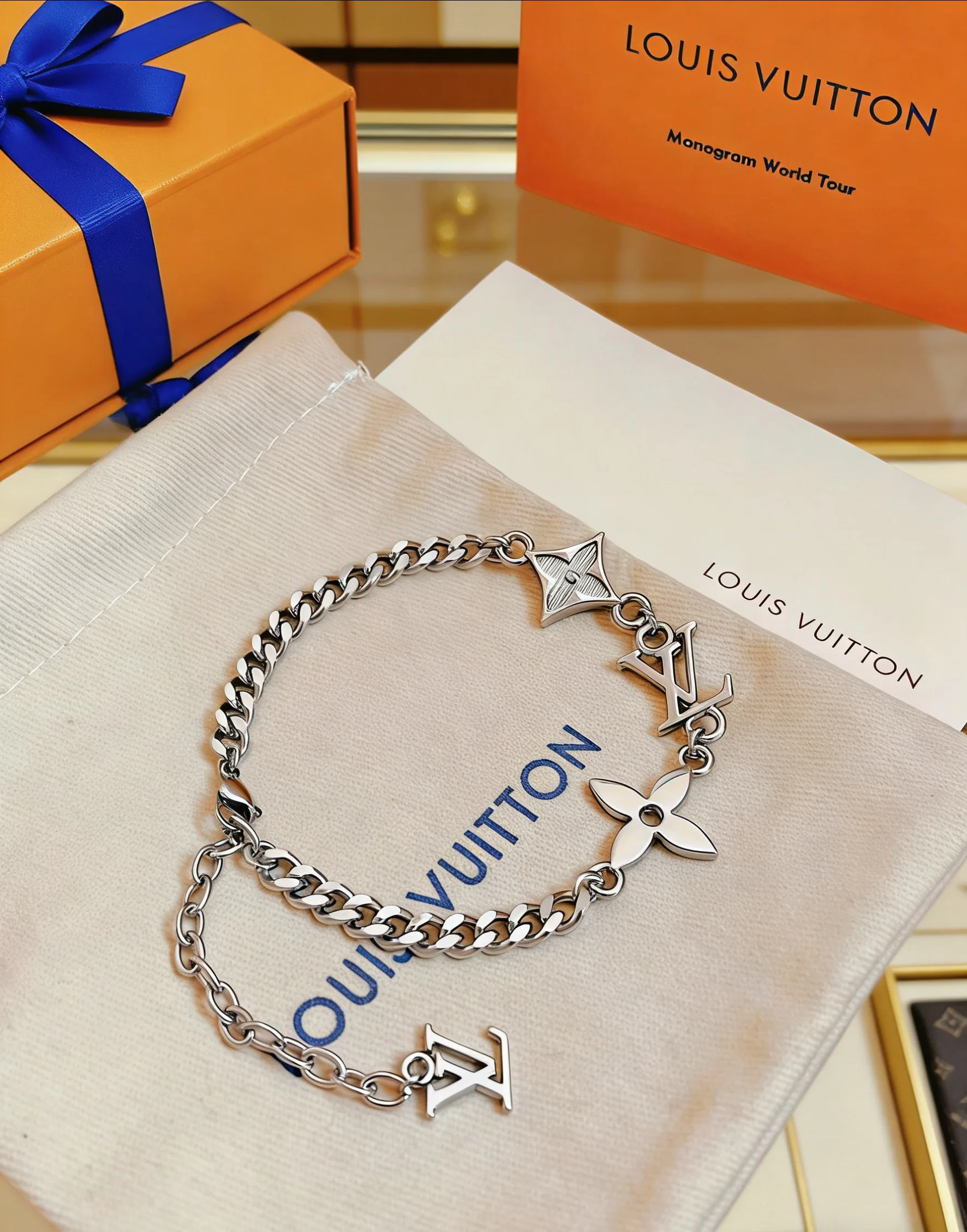 Бижутерия Louis Vuitton 11755903