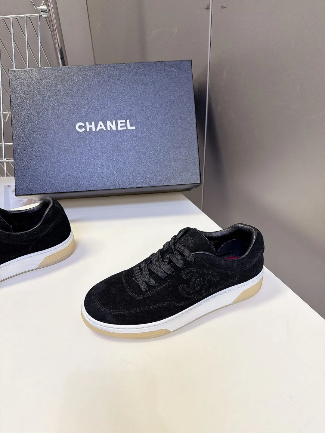 Кроссовки Женские Chanel 18703397