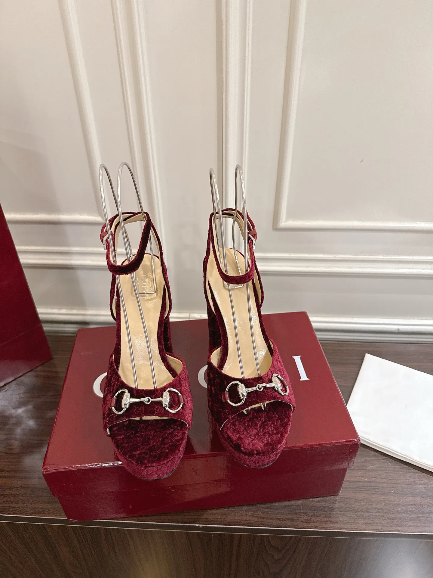 Босоножки Женские Gucci 1770529