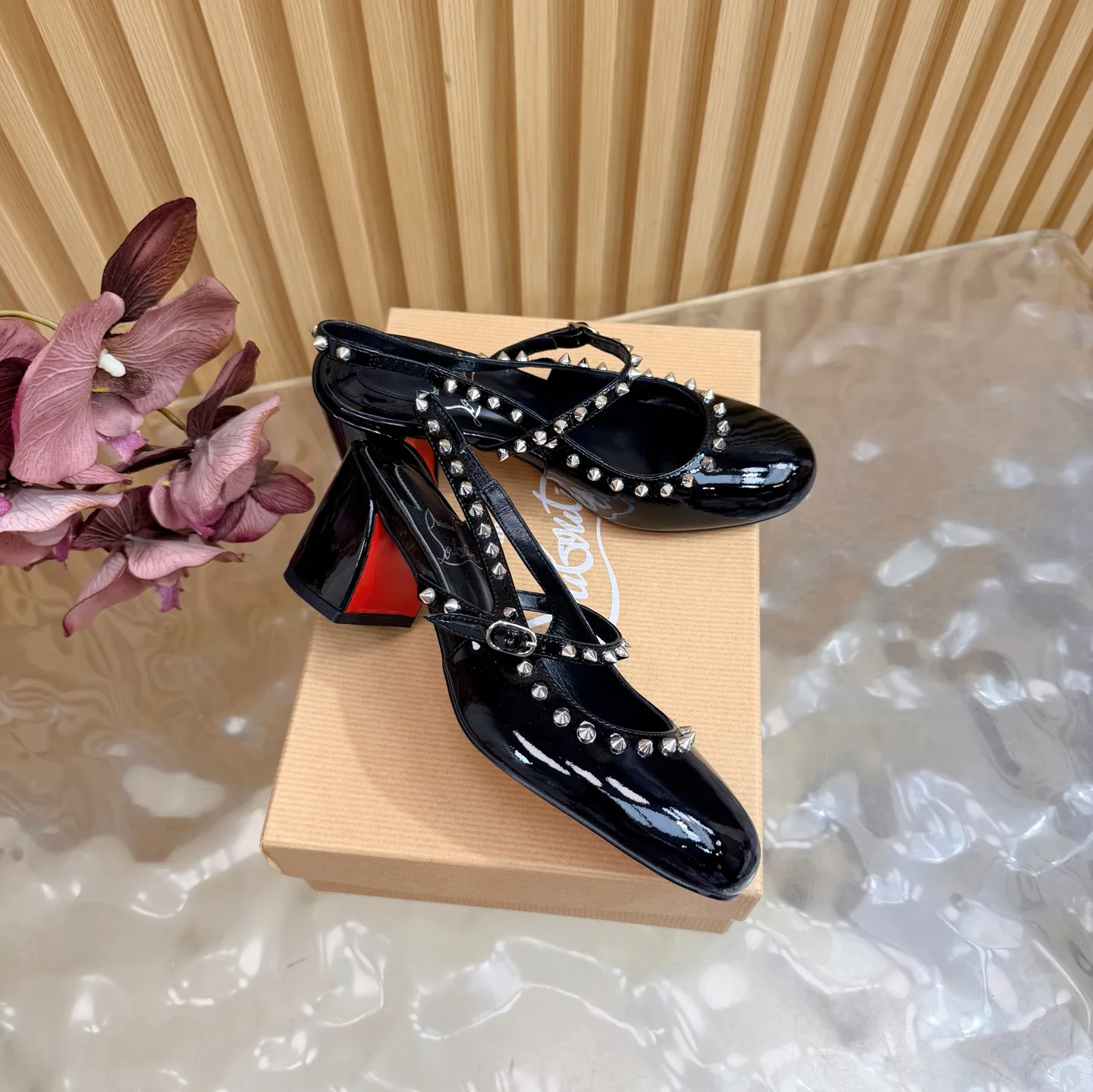 Туфли Женские Christian Louboutin 11776982