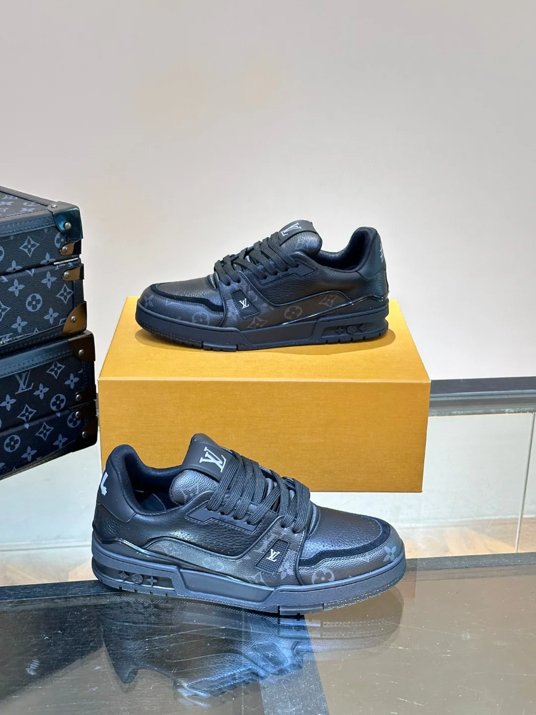 Кроссовки Женские Louis Vuitton 155206