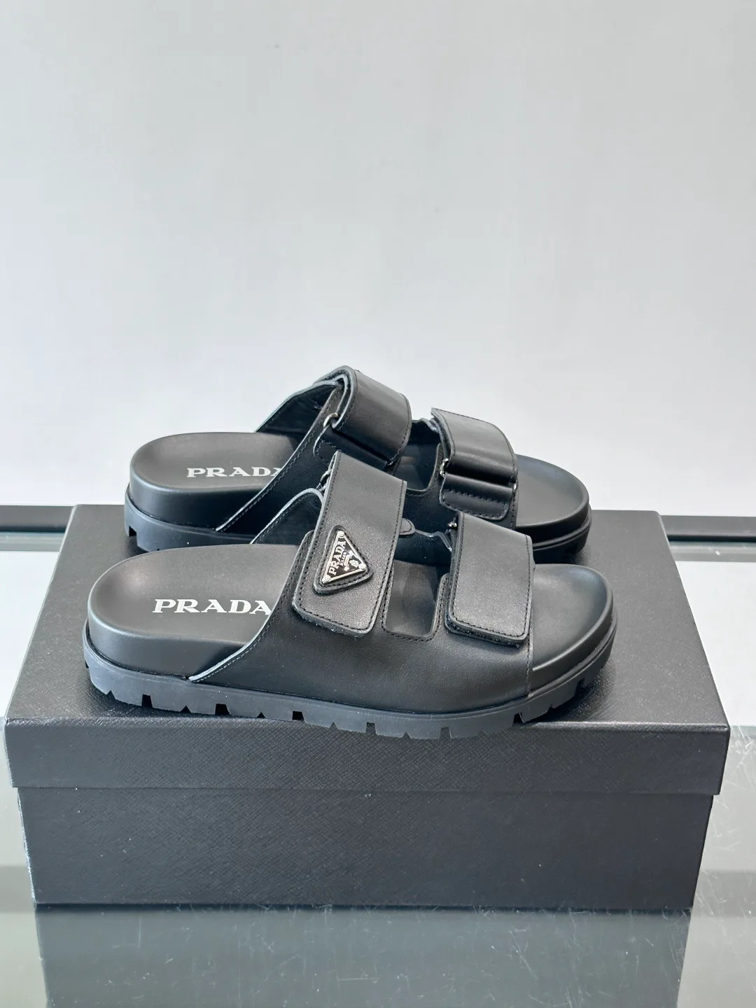Шлепанцы Женские Prada 17689188