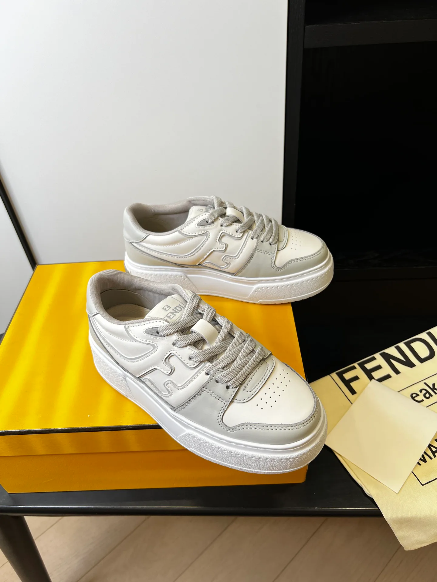 Кроссовки Женские Fendi 515274