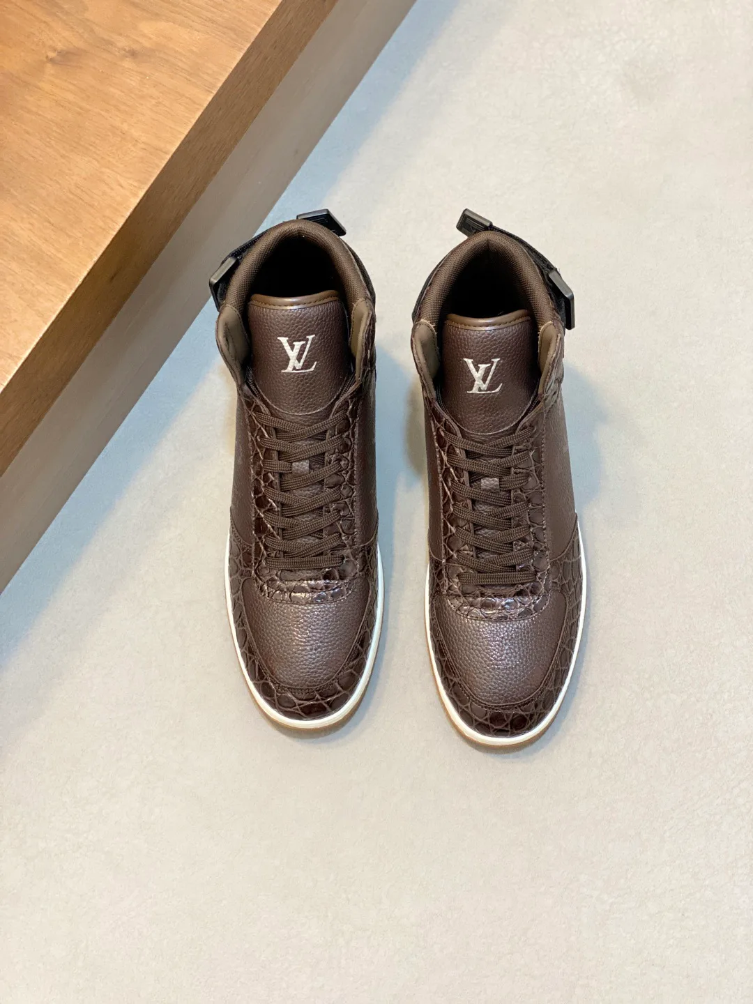 Кроссовки Мужские Louis Vuitton 18265102
