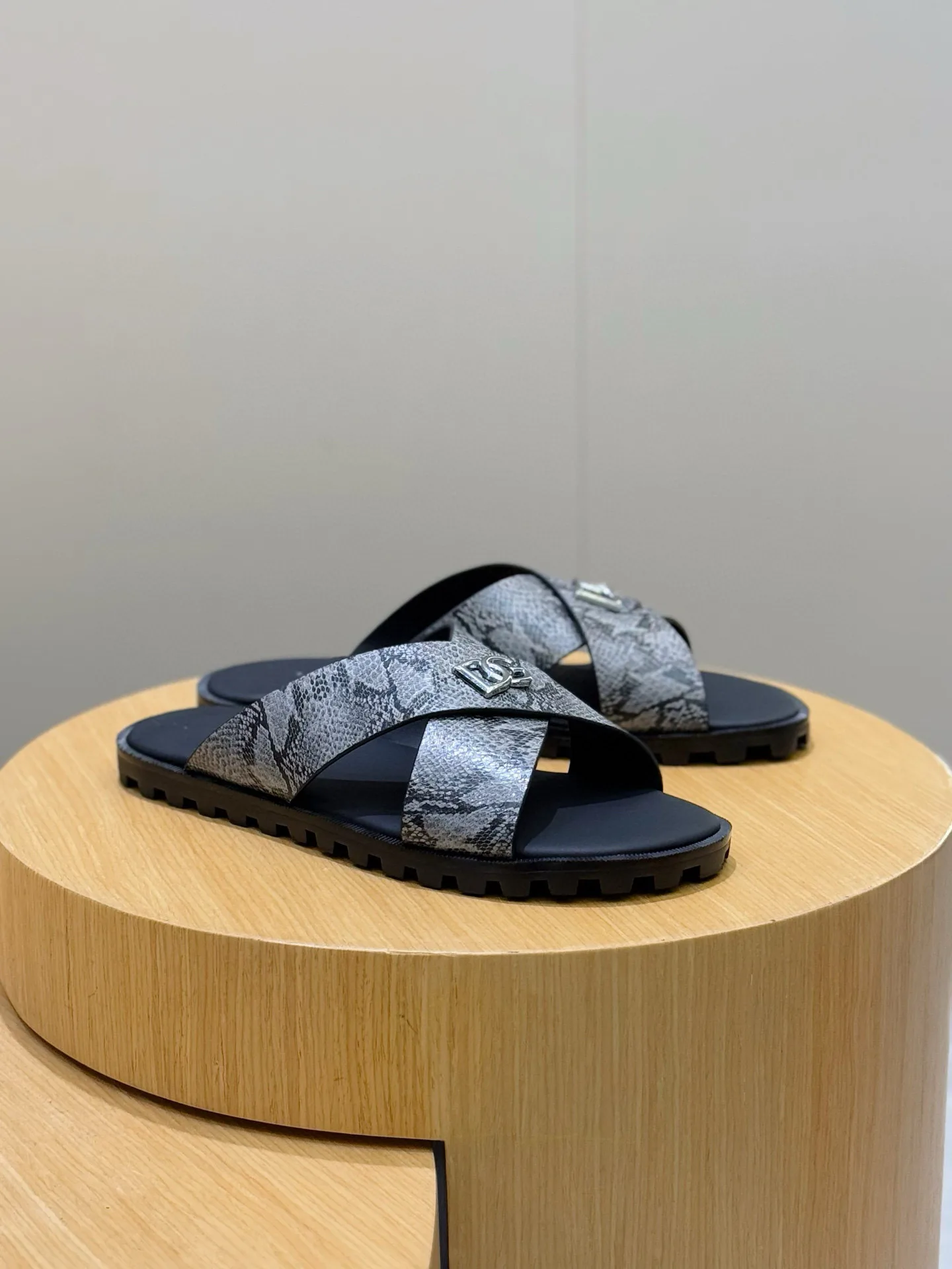 Шлепанцы Мужские Dolce & Gabbana 11483773