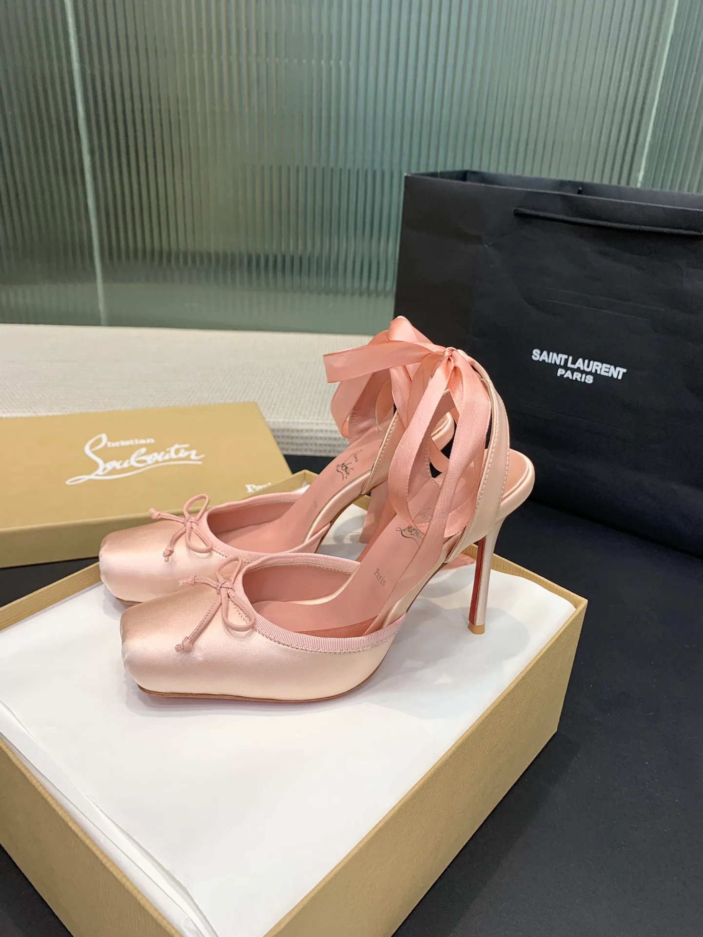 Босоножки Женские Christian Louboutin