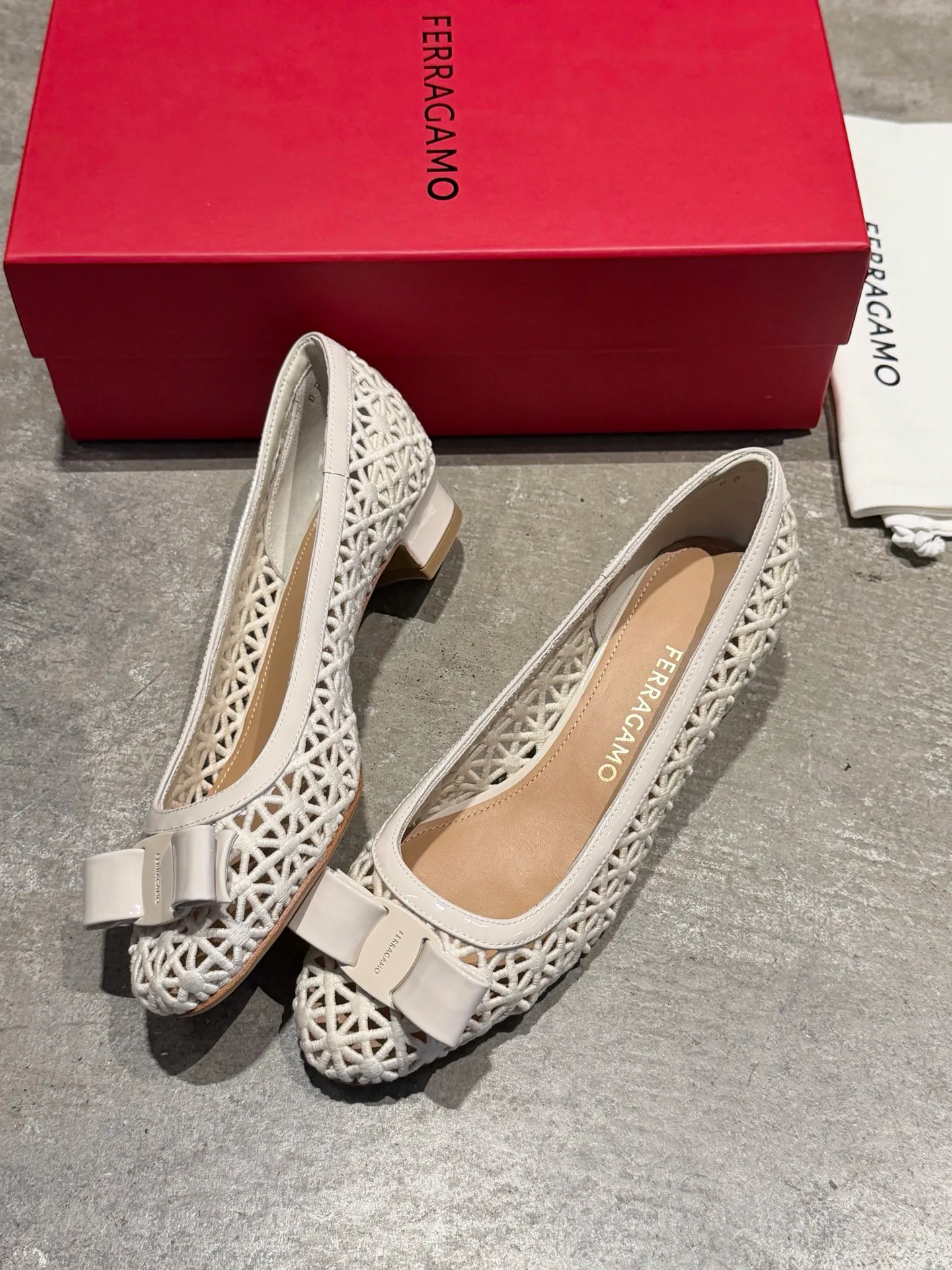 Туфли Женские Salvatore Ferragamo 17642581