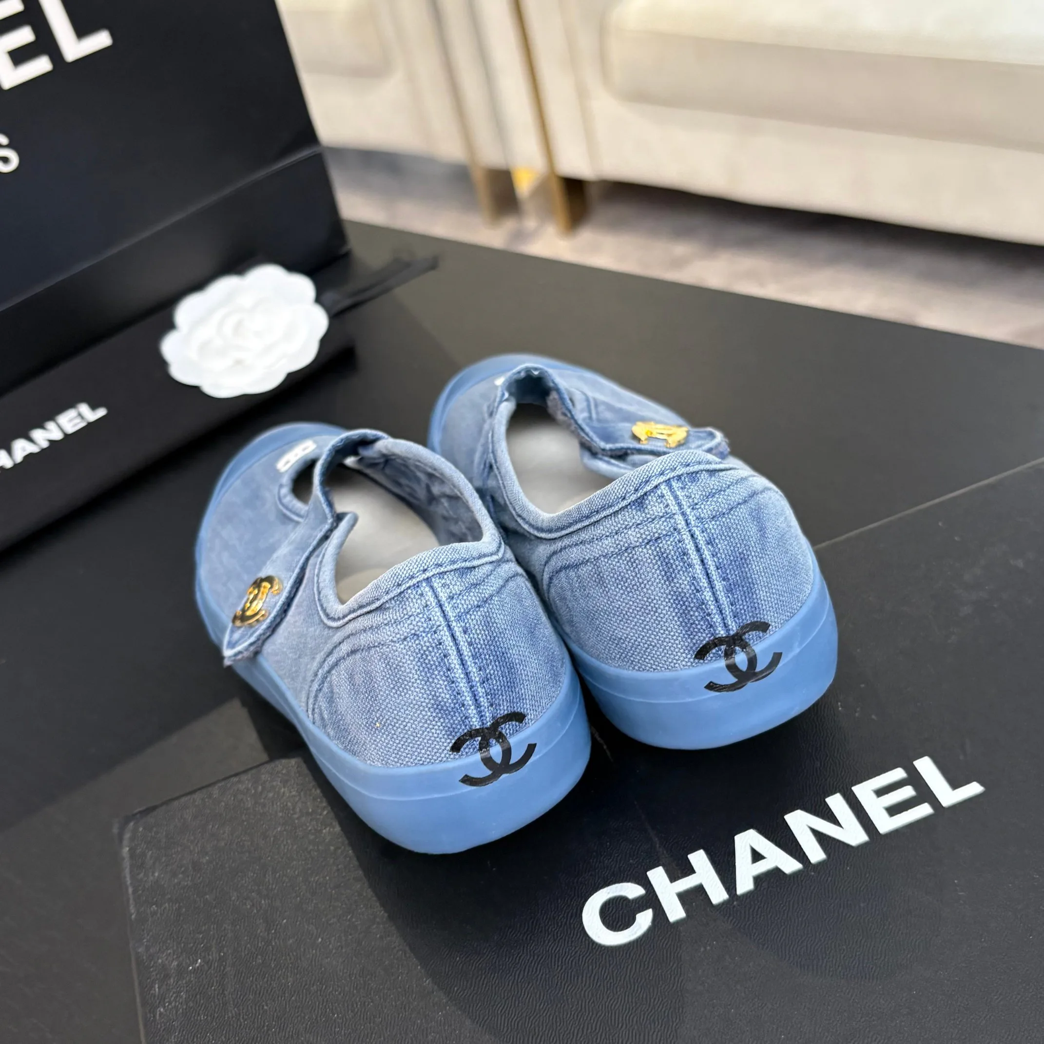 Кроссовки Женские Chanel 18062817