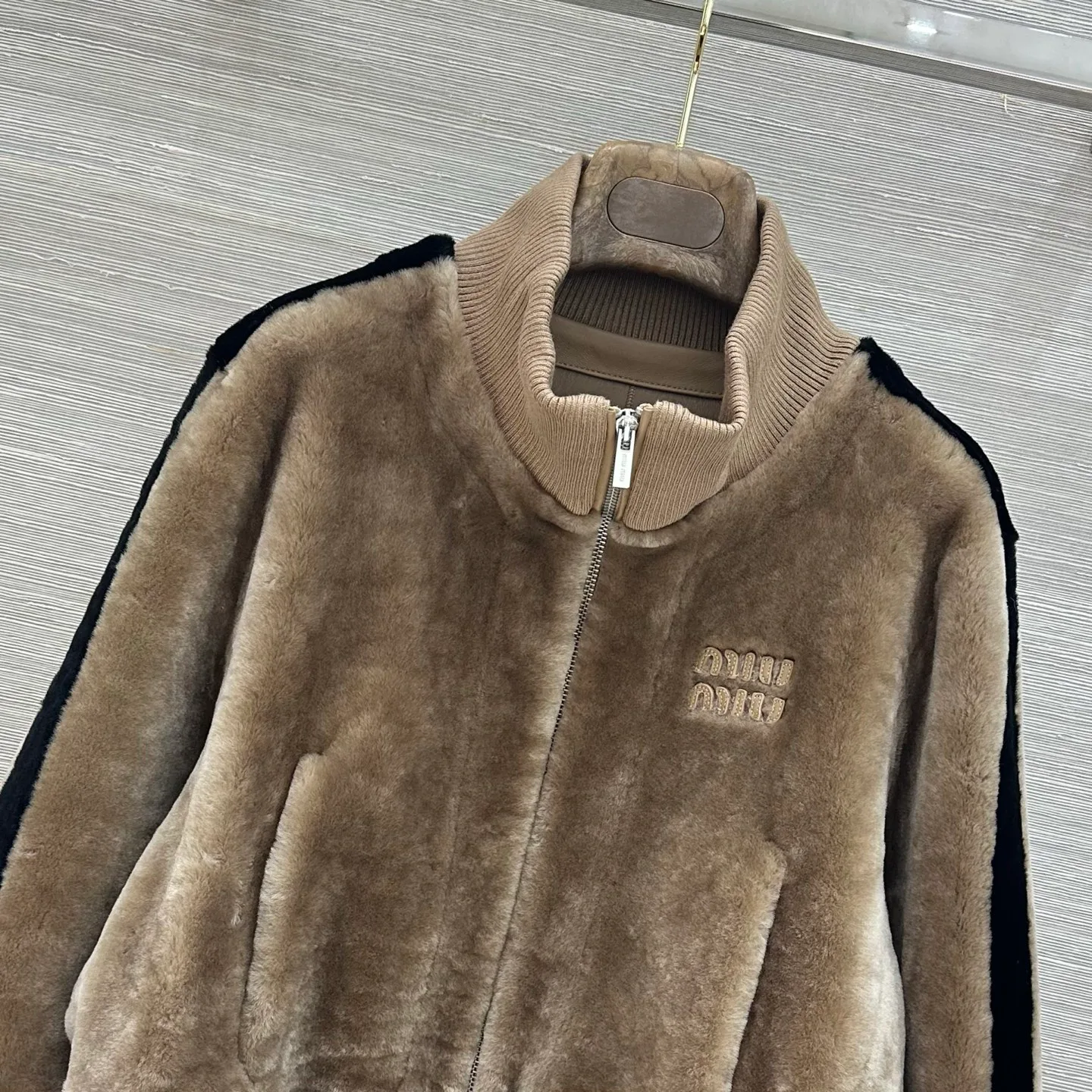 Кожаные Куртки И Дублёнки Женские Miu Miu 18503506