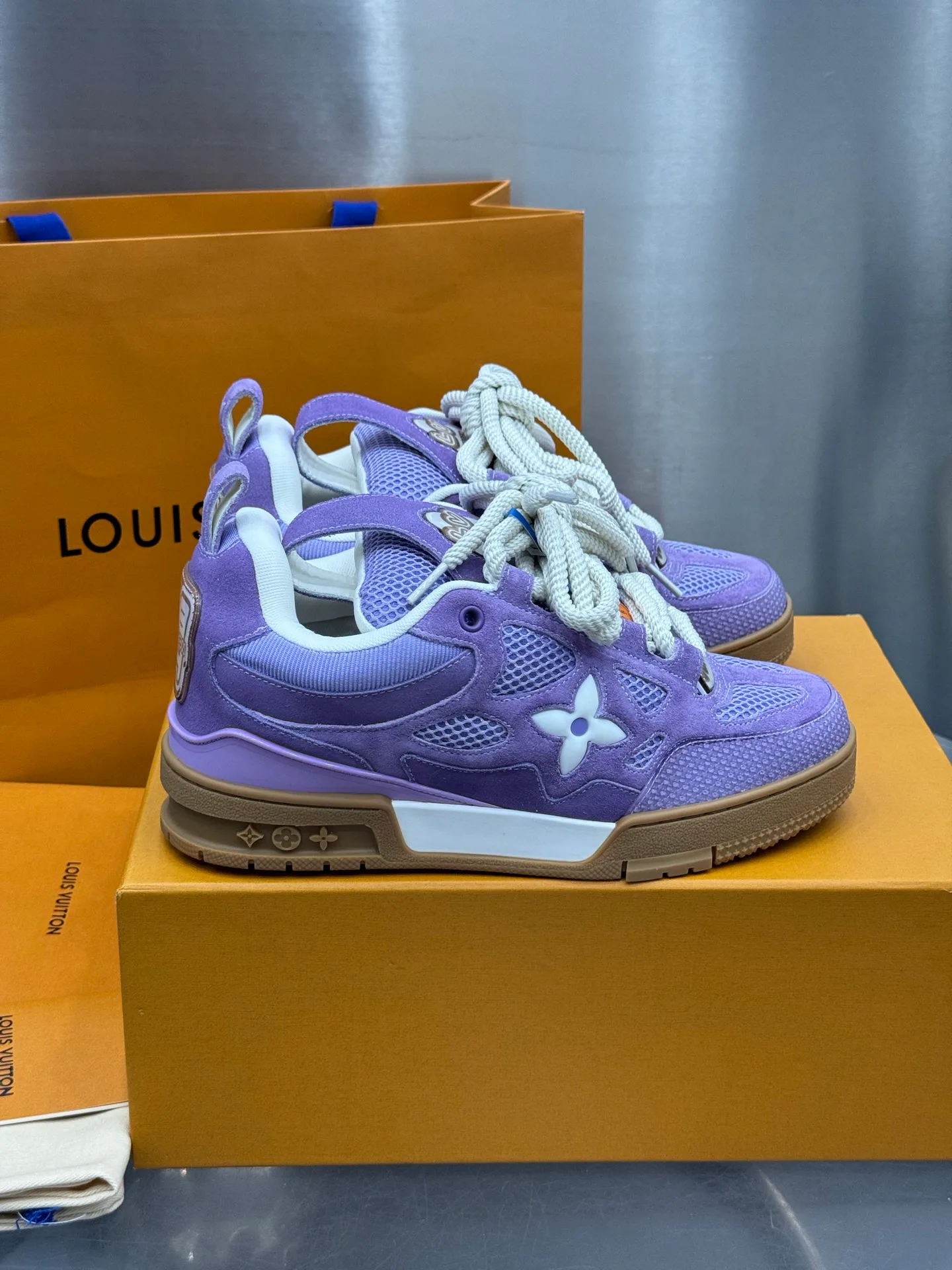Кроссовки Мужские Louis Vuitton 19073414