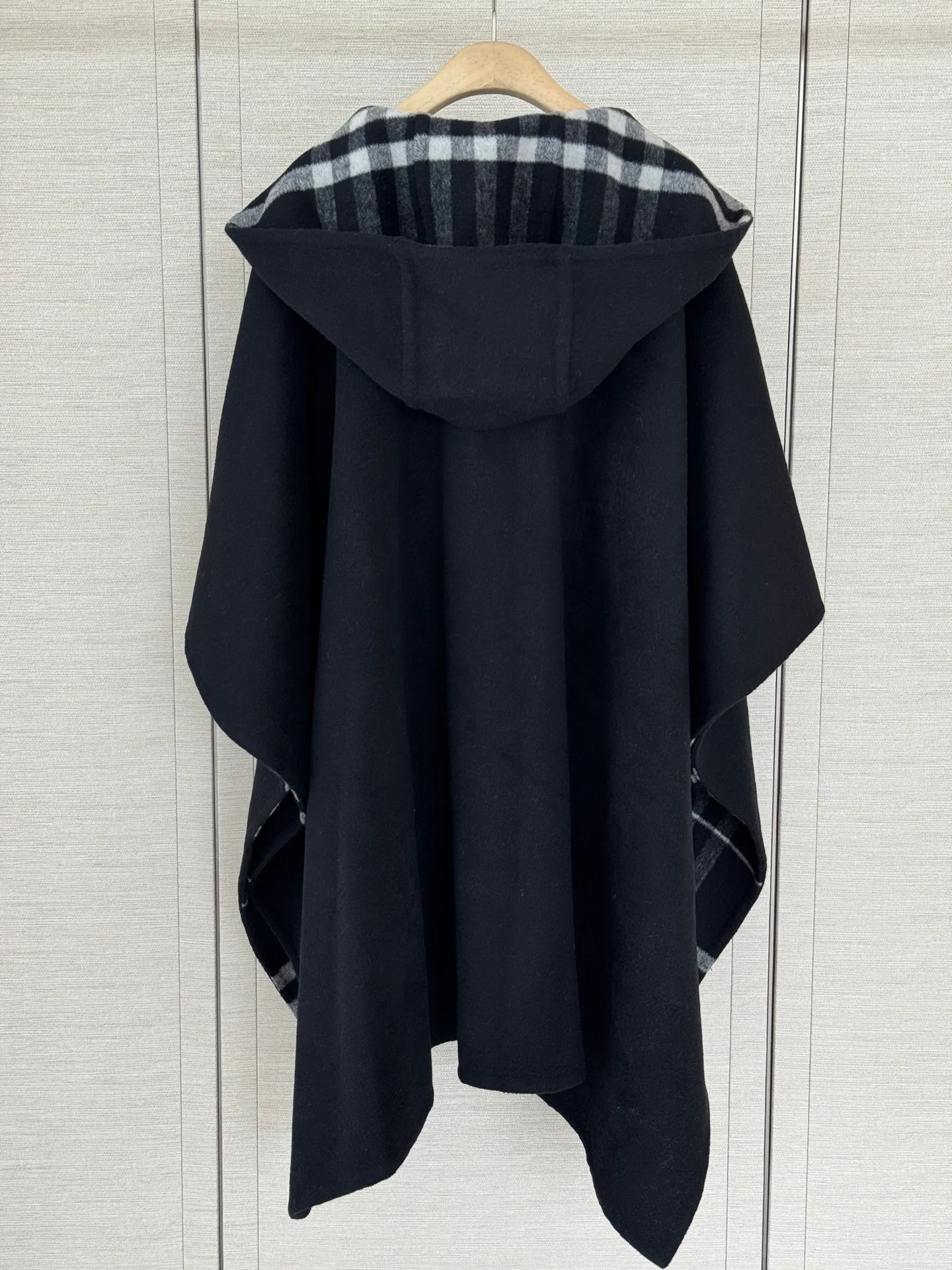 Пальто Женские Burberry 19175040