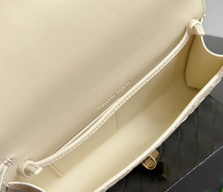 Классические Сумки Женские Bottega Veneta 11656932