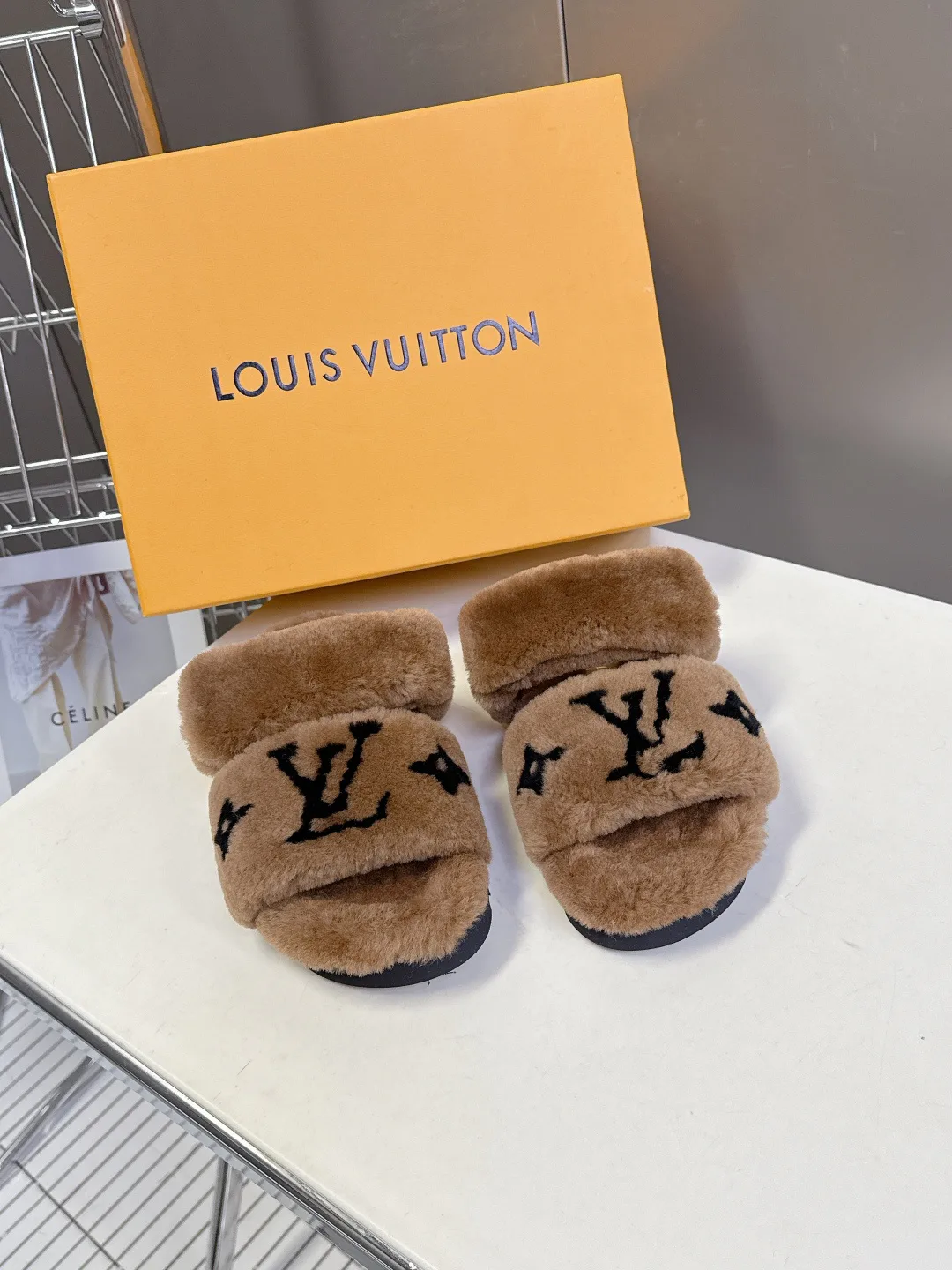Тапочки Женские Louis Vuitton 736311