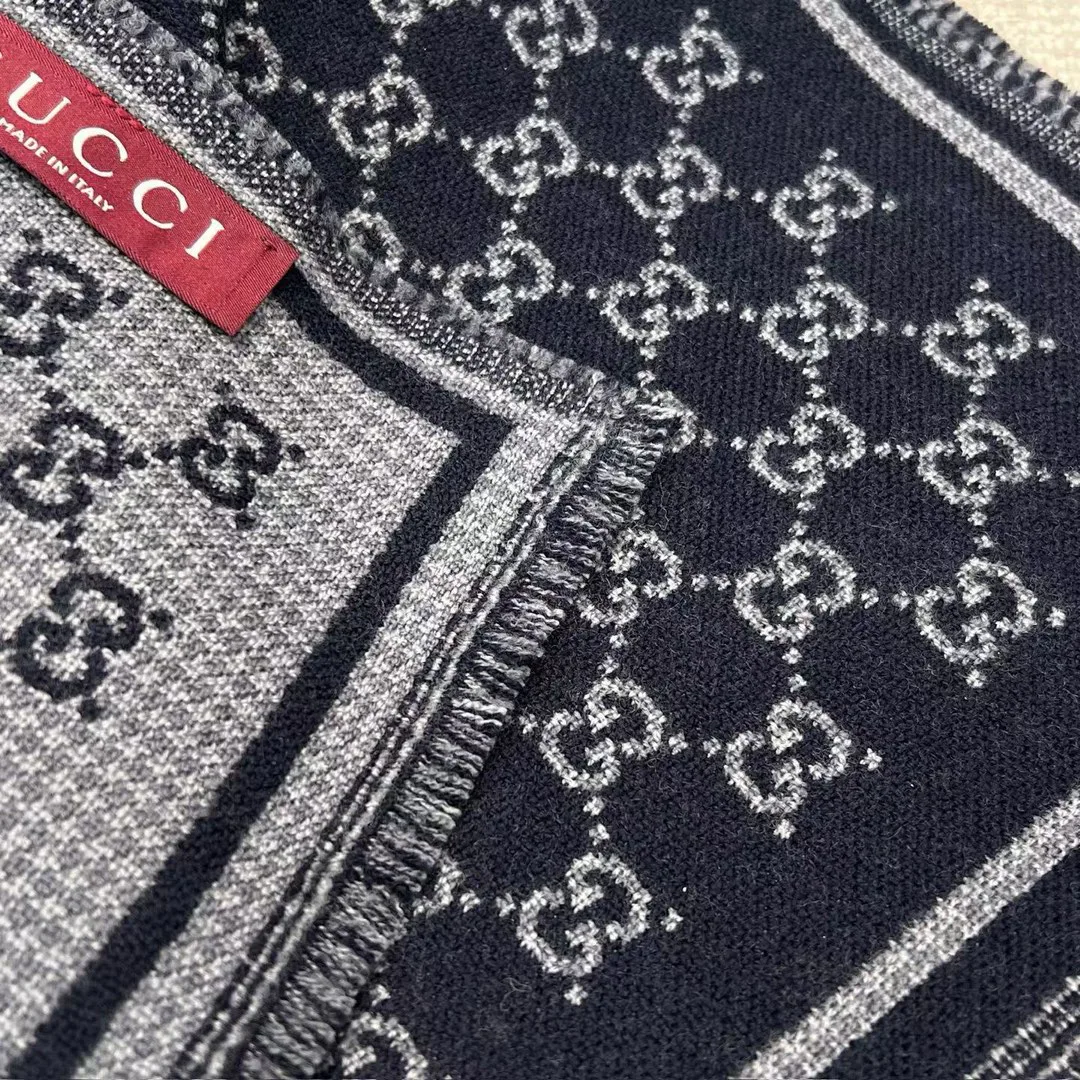 Шарфы Gucci 747385