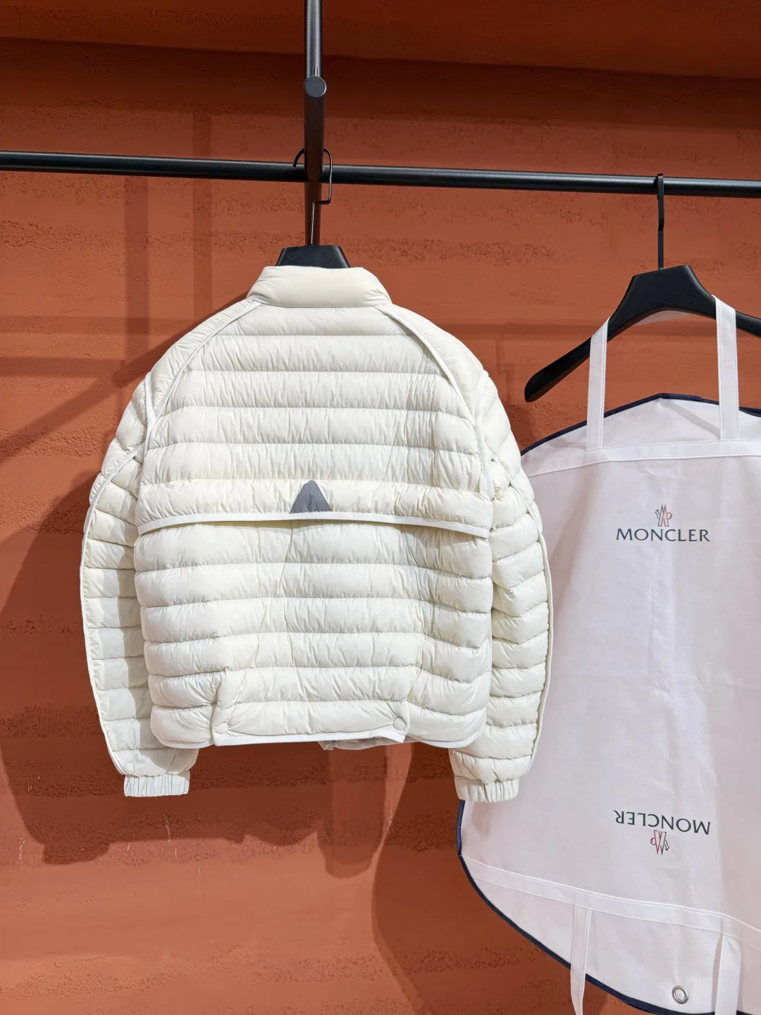 Куртки И Пуховики Женские Moncler 18048160