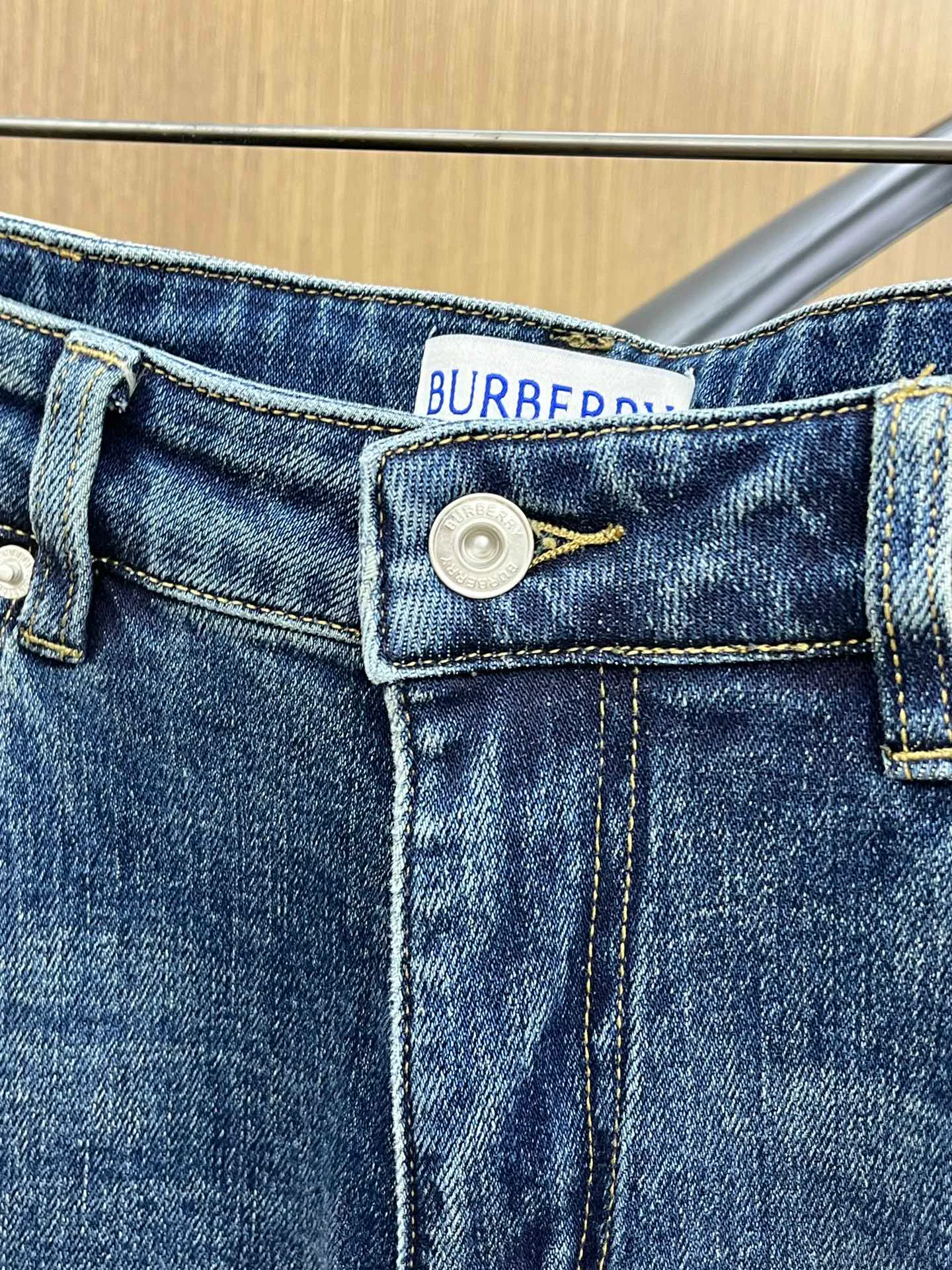 Джинсы Мужские Burberry 988669