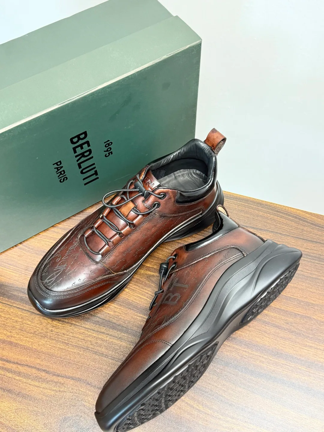 Кроссовки Мужские Berluti 19089391
