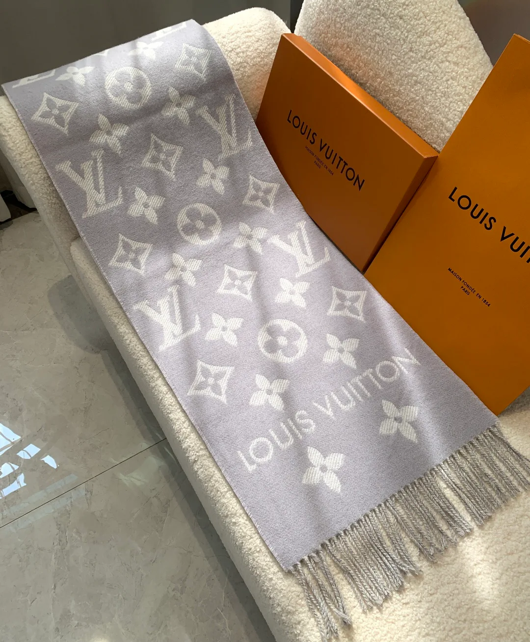 Шарфы Louis Vuitton 1437080