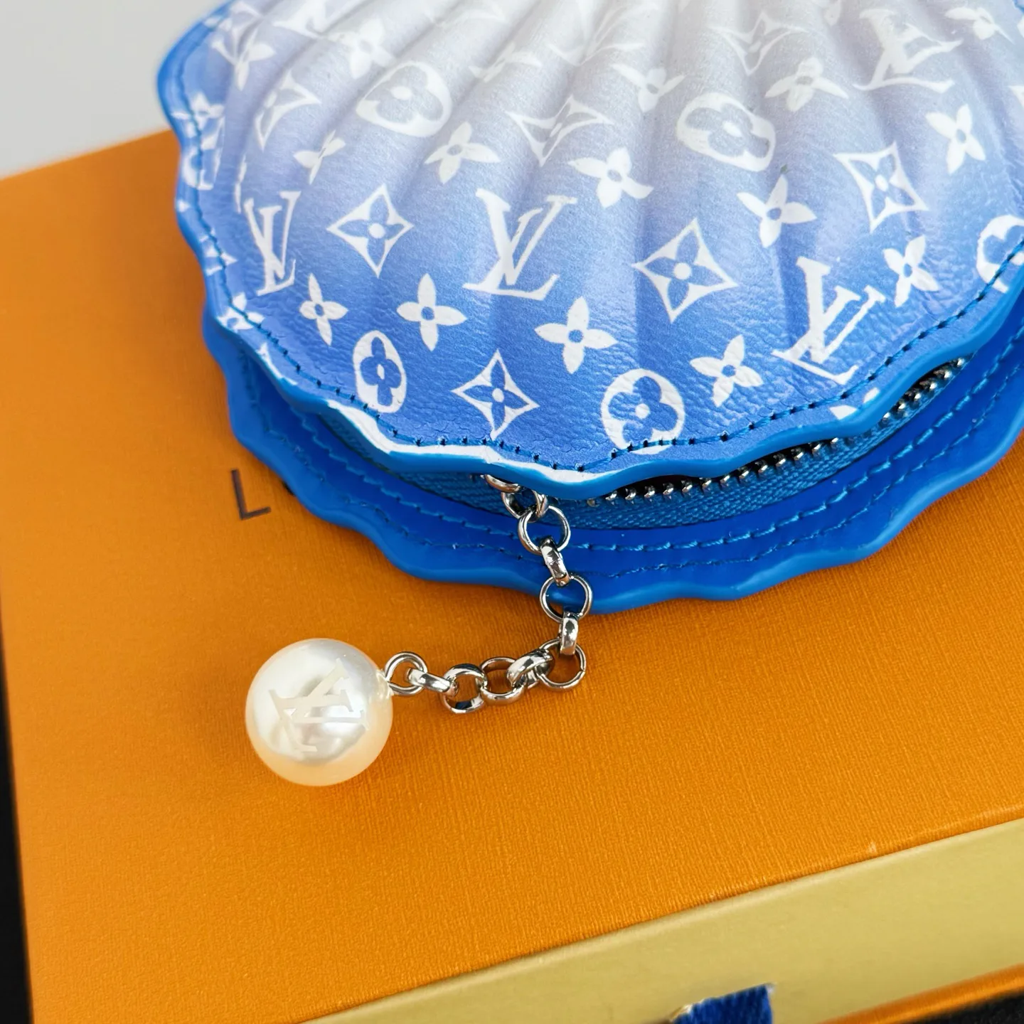 Ключницы Louis Vuitton 376305