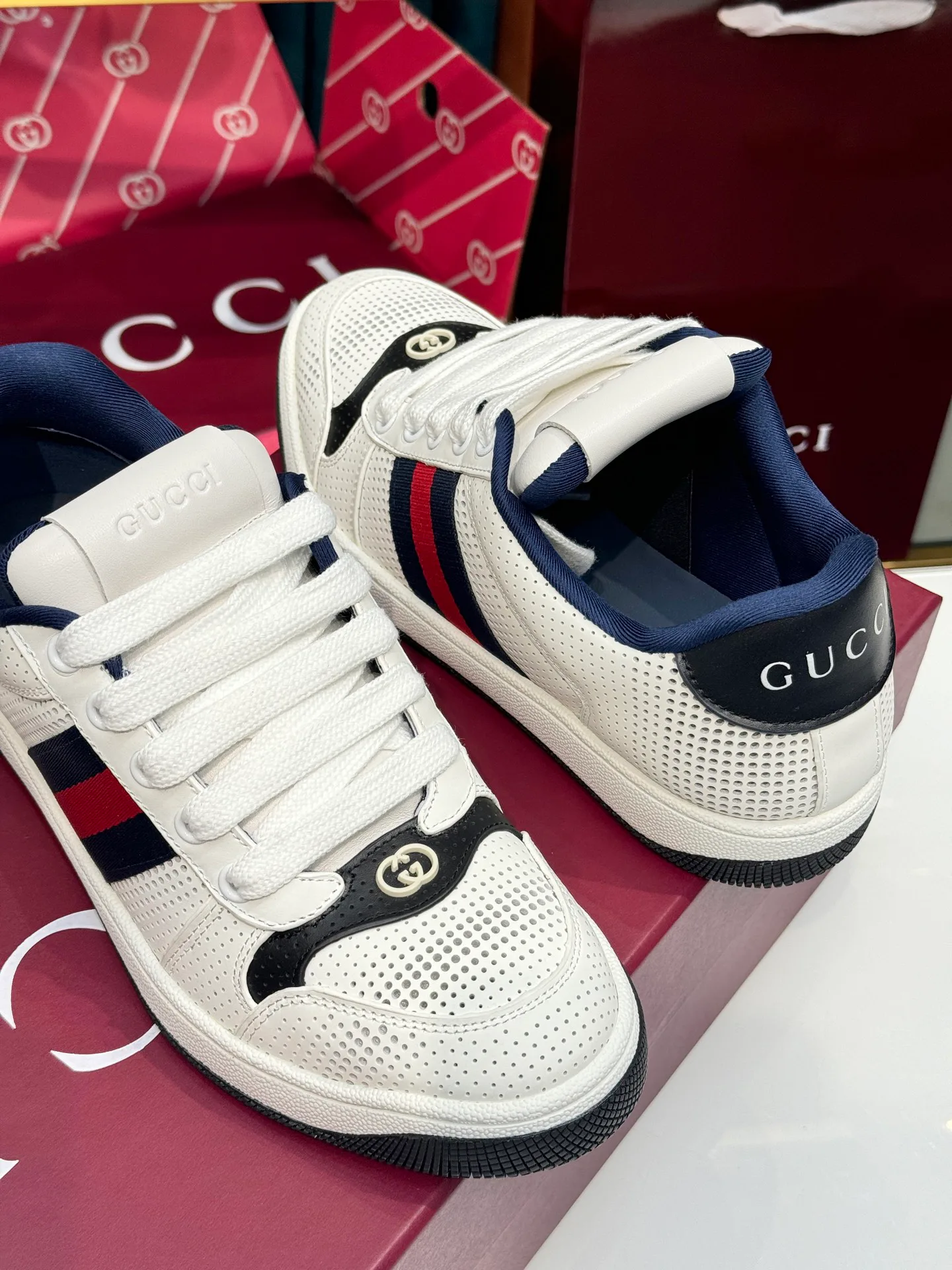 Кроссовки Женские Gucci 17946876