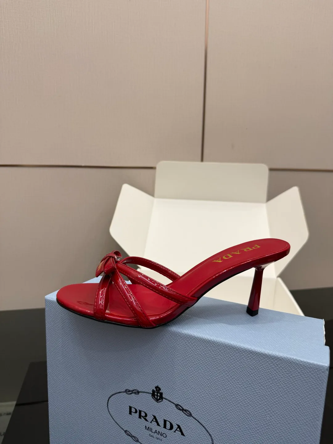 Босоножки Женские Prada 16960884