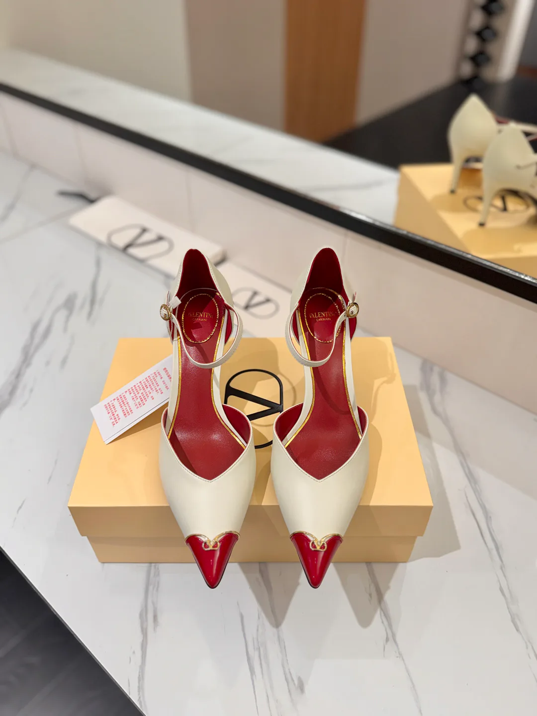Босоножки Женские Valentino 18134971