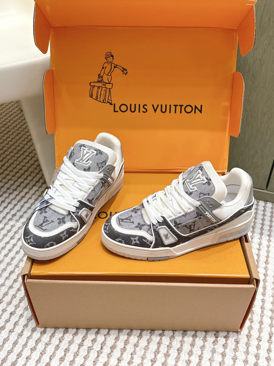 Кроссовки Женские Louis Vuitton 200706