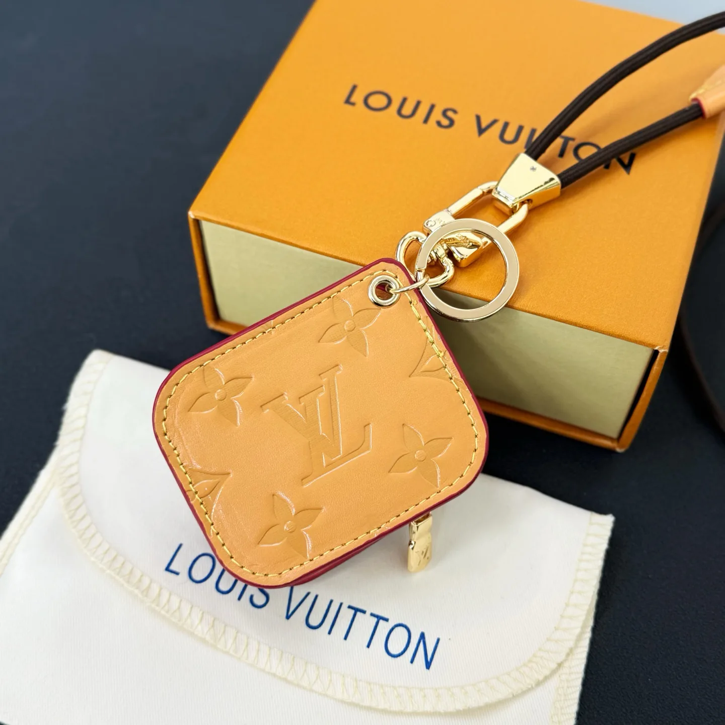 Клатчи Женские Louis Vuitton 3414334