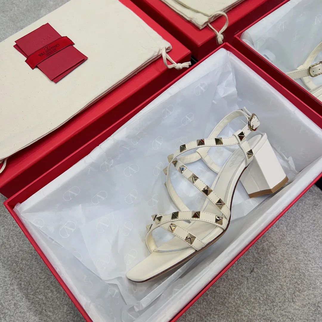 Босоножки Женские Valentino