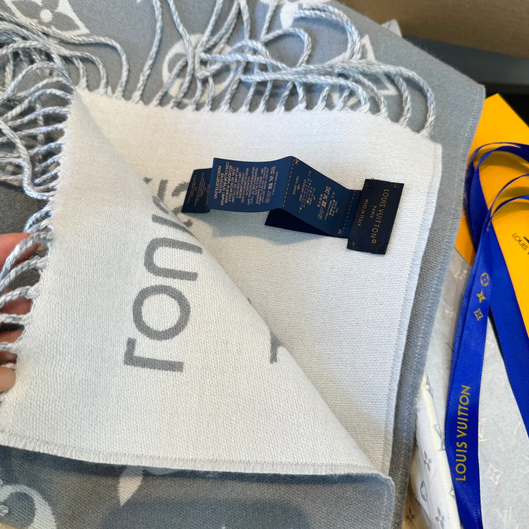 Шарфы Louis Vuitton 17827502