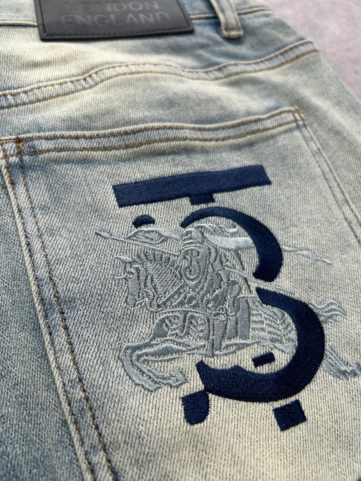 Джинсы Женские Burberry 10658003